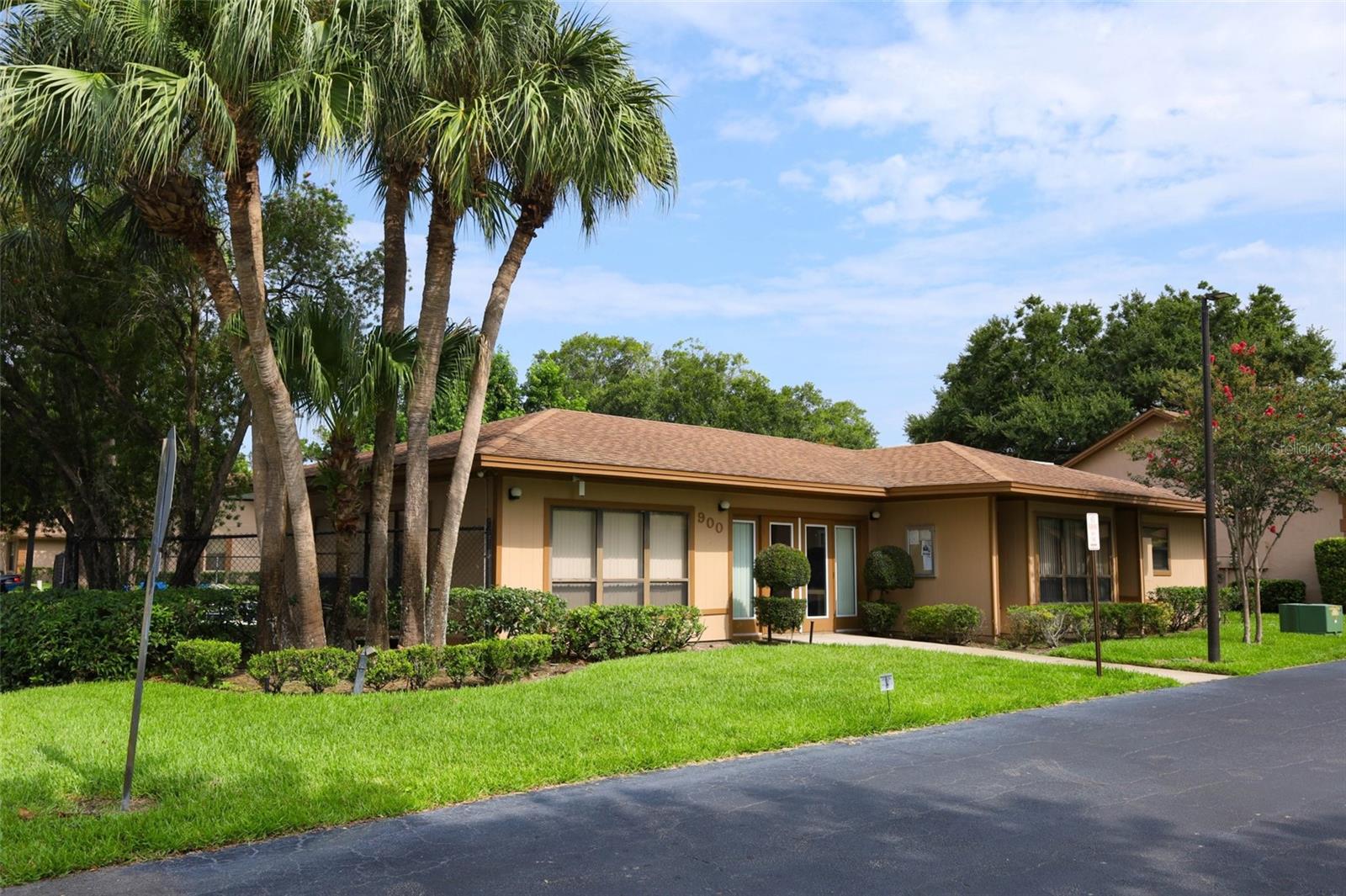 TOWNHOMES WINTER GARDEN - Residential