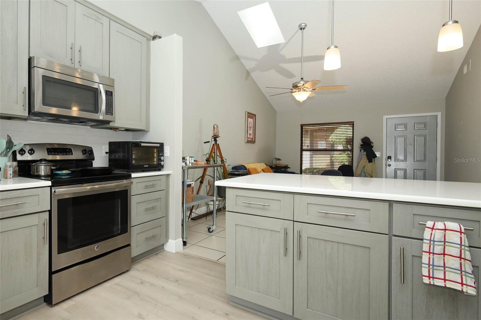 TOWNHOMES WINTER GARDEN - Residential