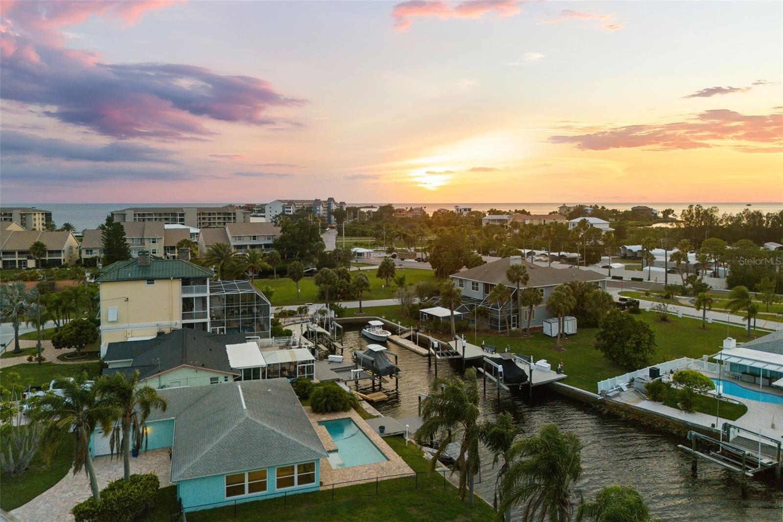 HARBOR ISLES - Residential