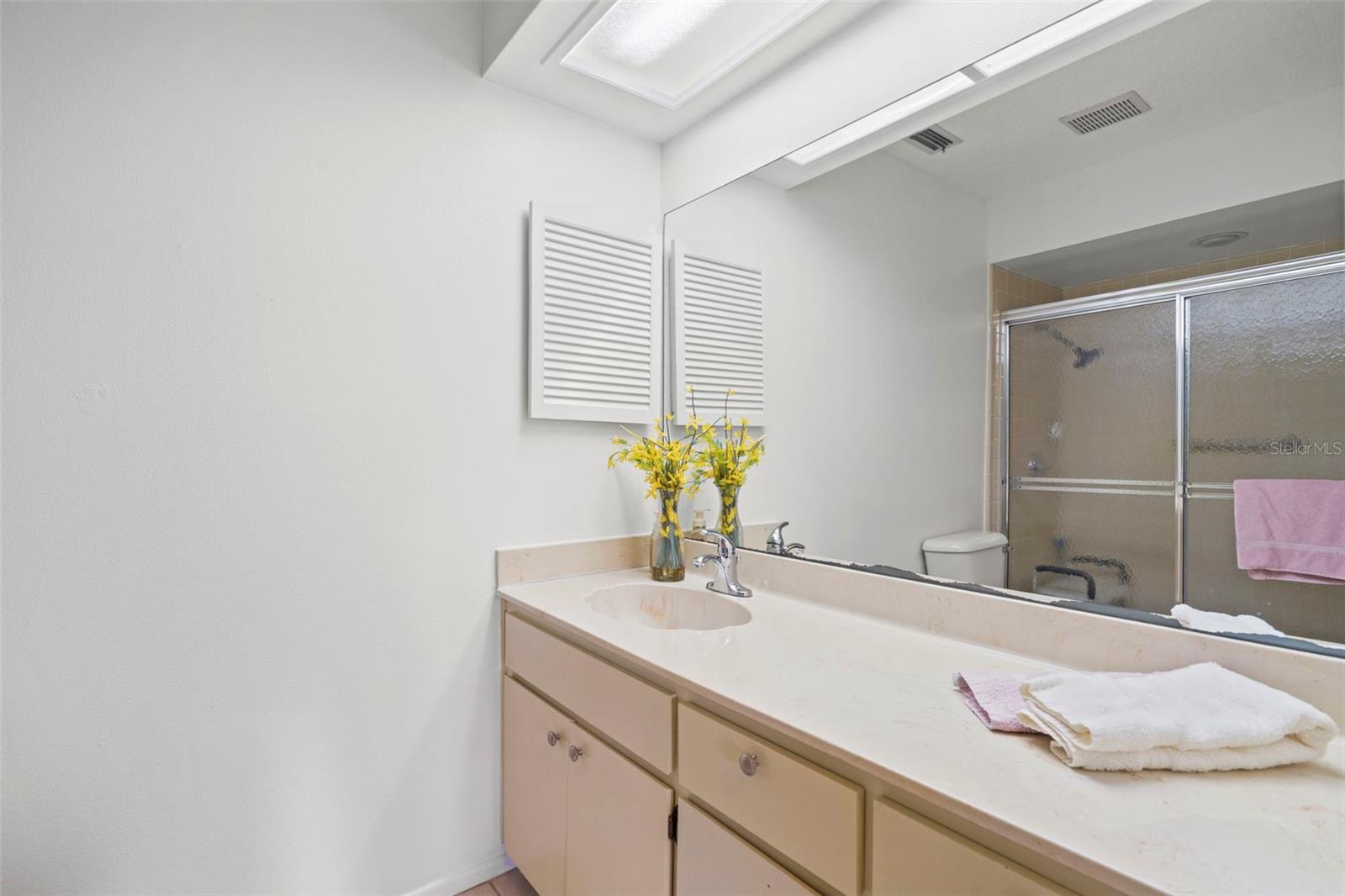 TMBR PINES PN GR VL - Residential