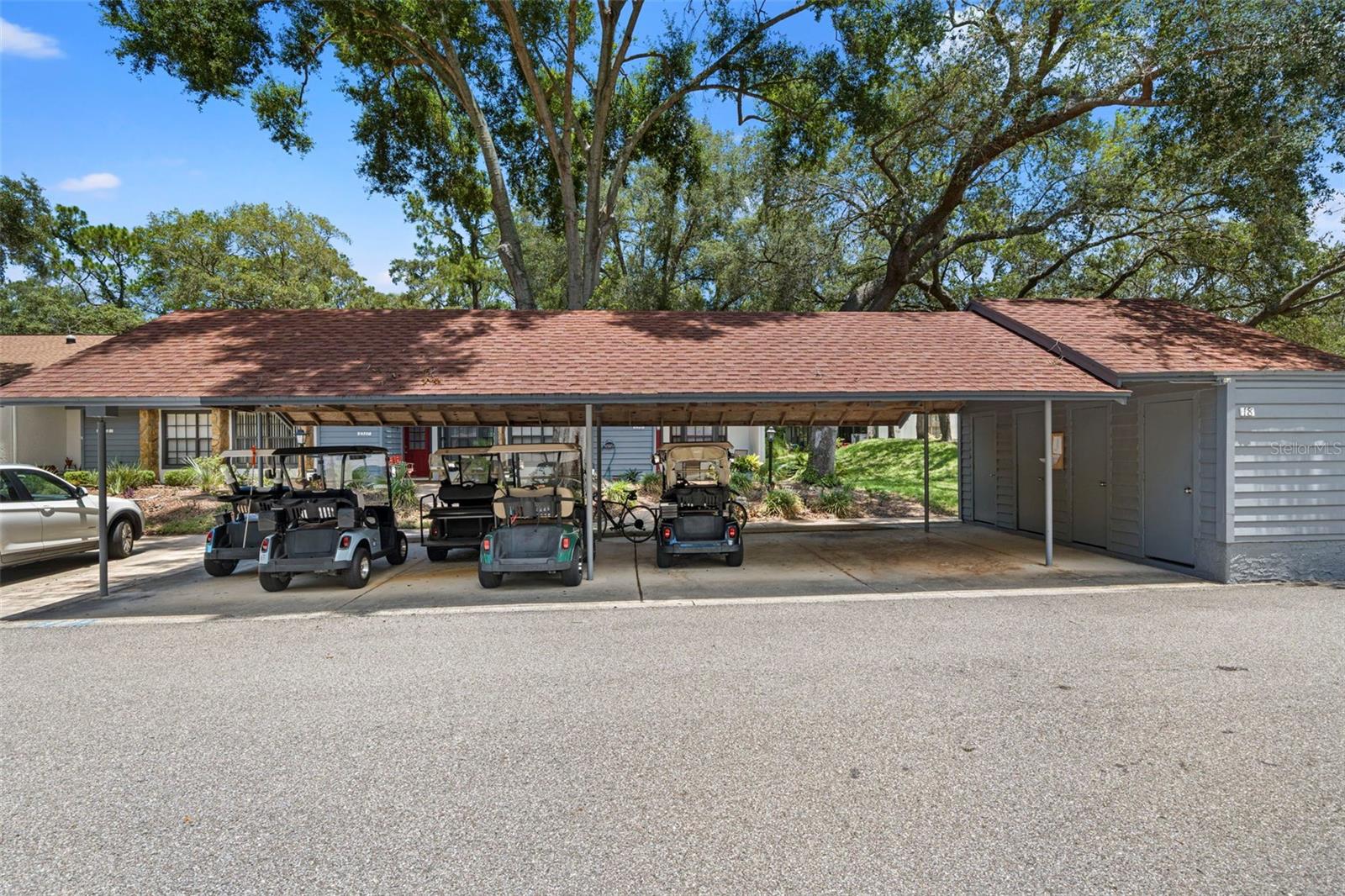 TMBR PINES PN GR VL - Residential