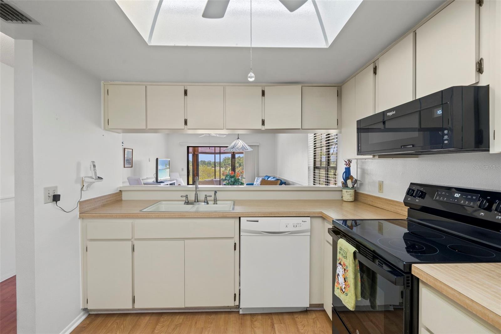 TMBR PINES PN GR VL - Residential