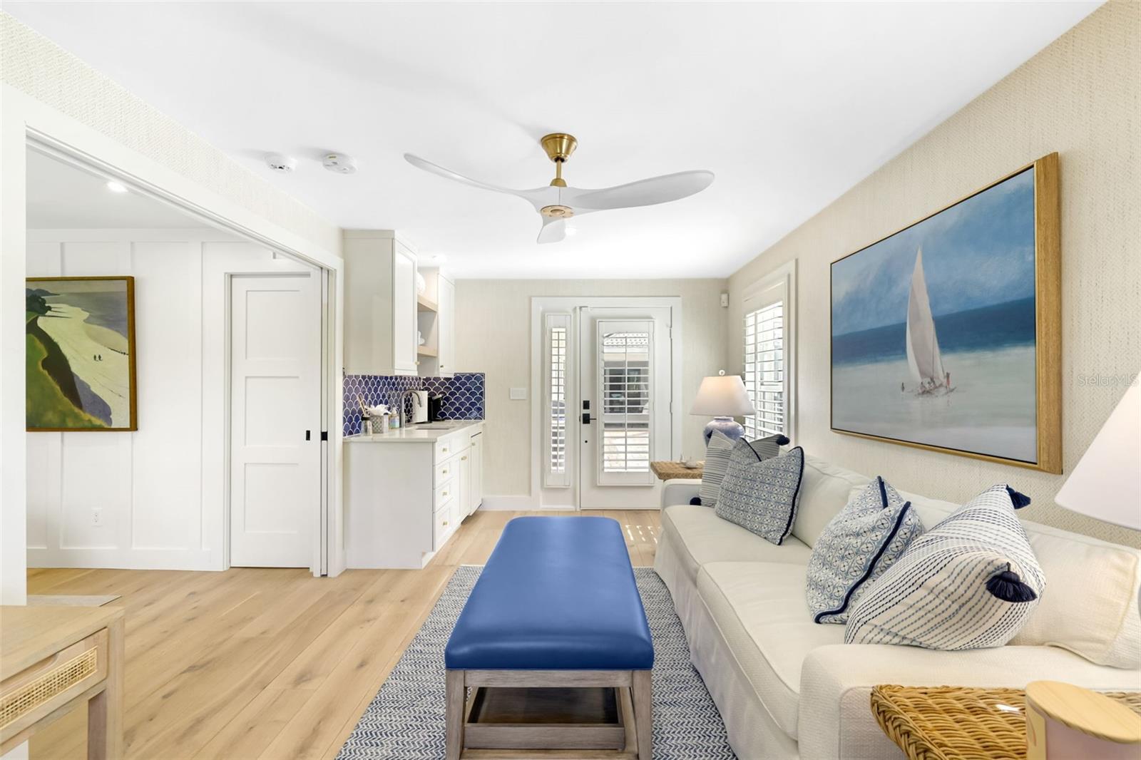 MOORINGS UNIT 7 - Residential