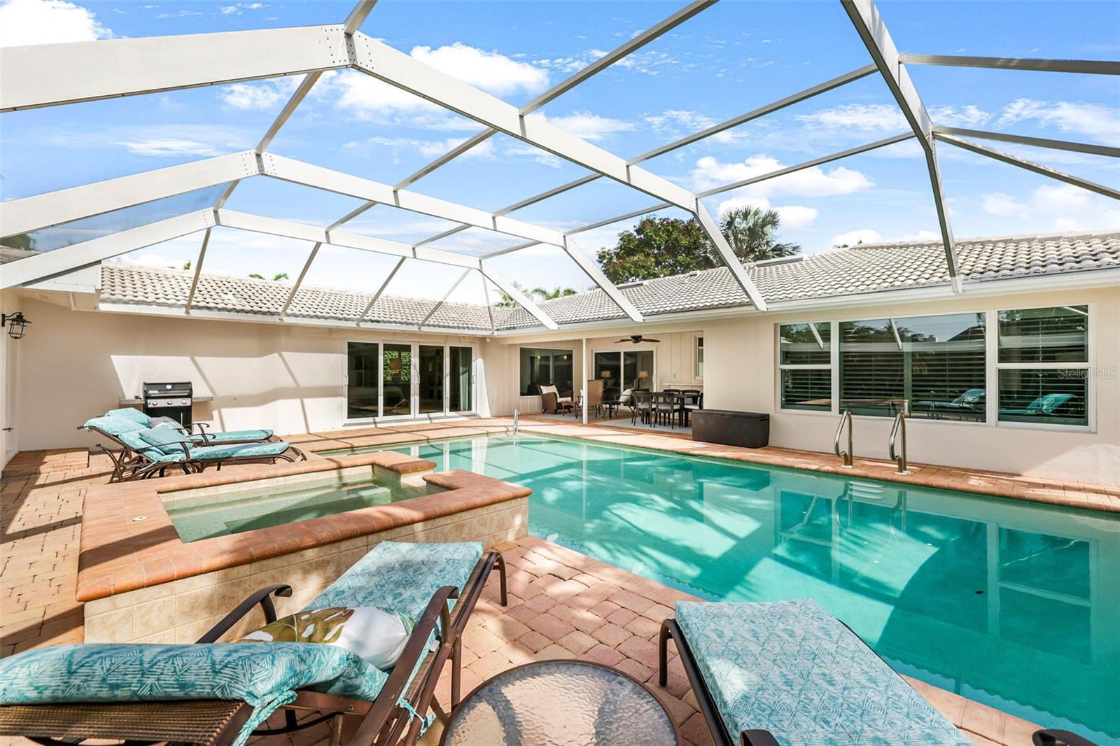 MOORINGS UNIT 7 - Residential