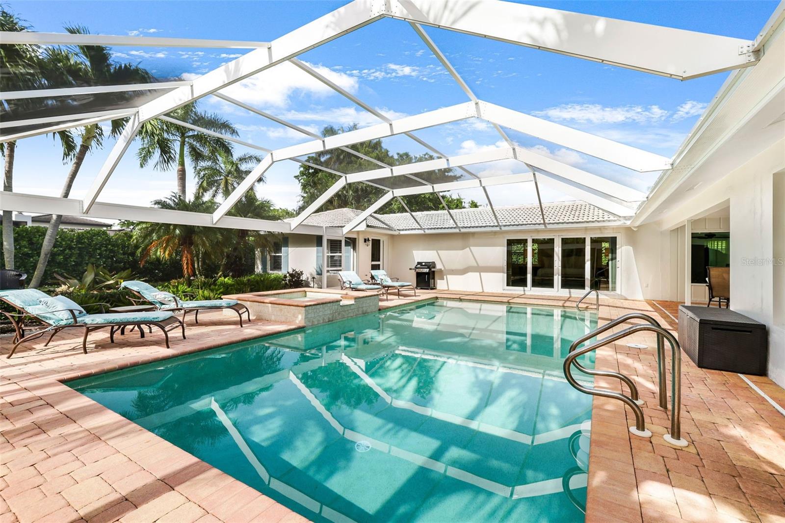 MOORINGS UNIT 7 - Residential