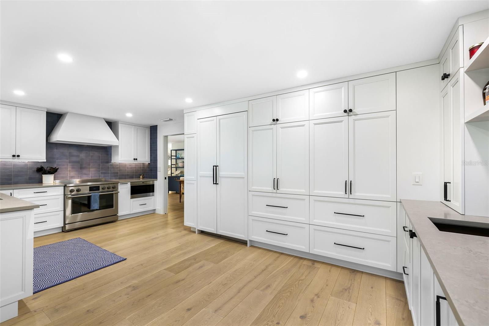 MOORINGS UNIT 7 - Residential