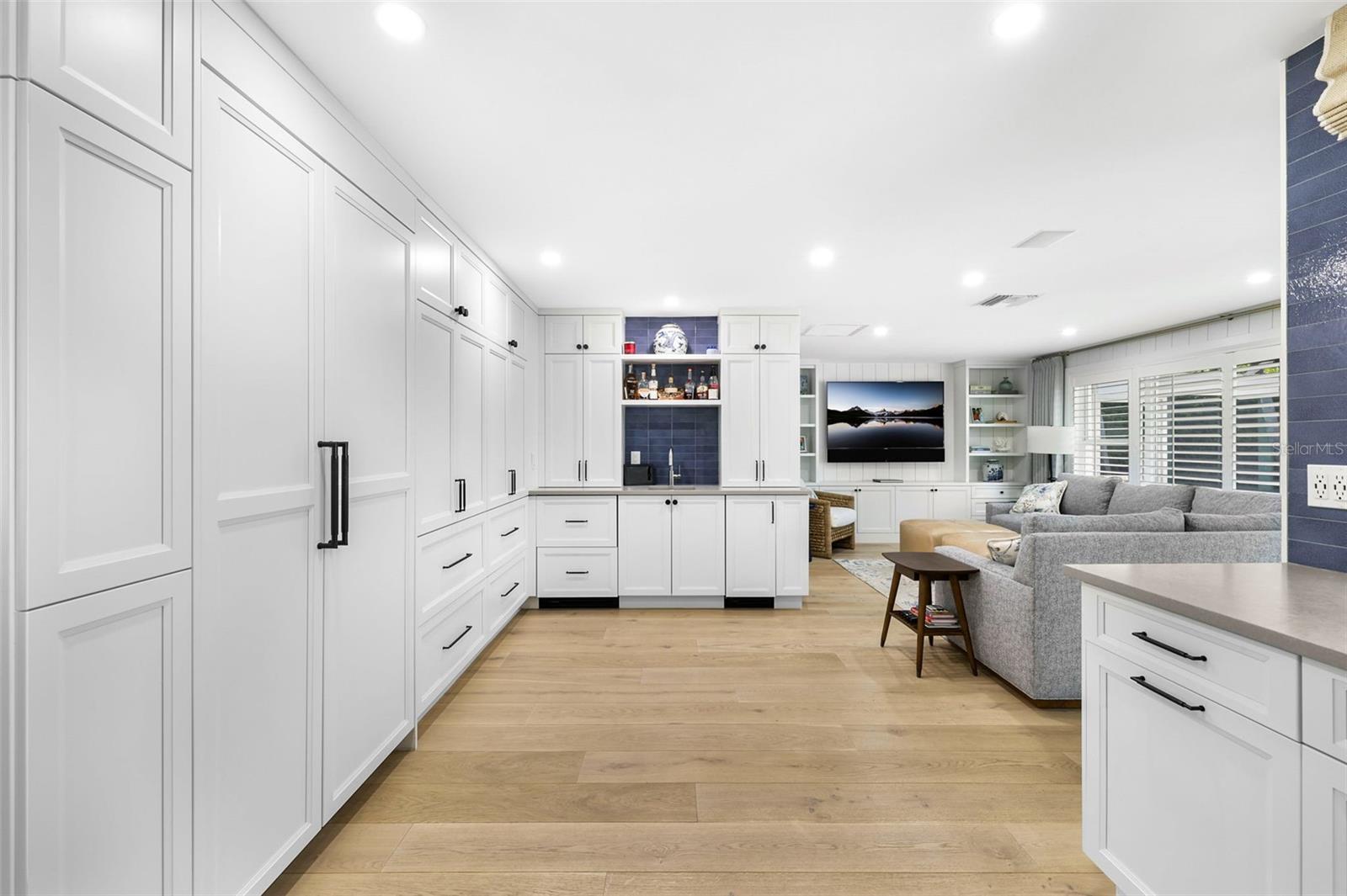 MOORINGS UNIT 7 - Residential