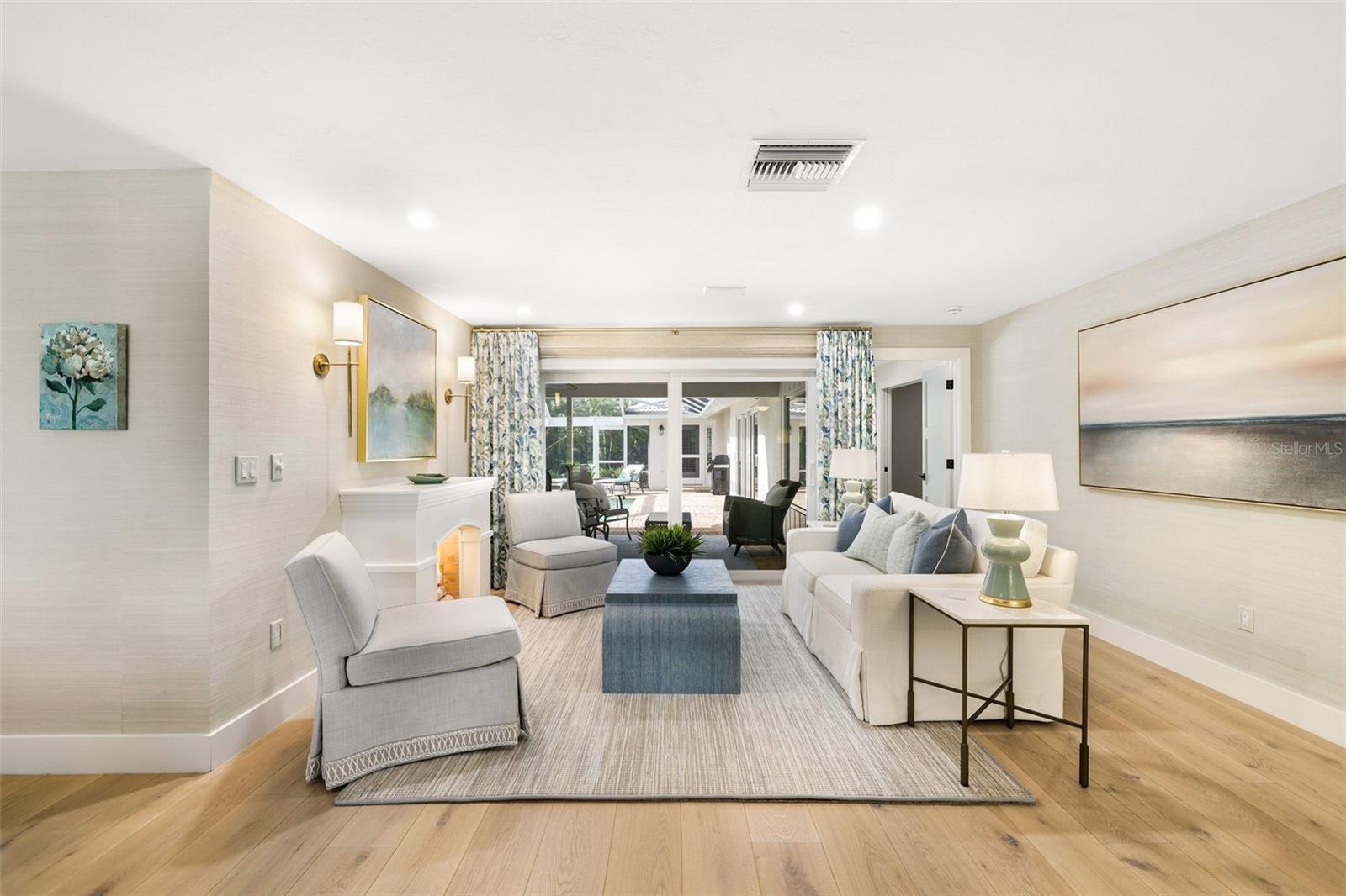 MOORINGS UNIT 7 - Residential