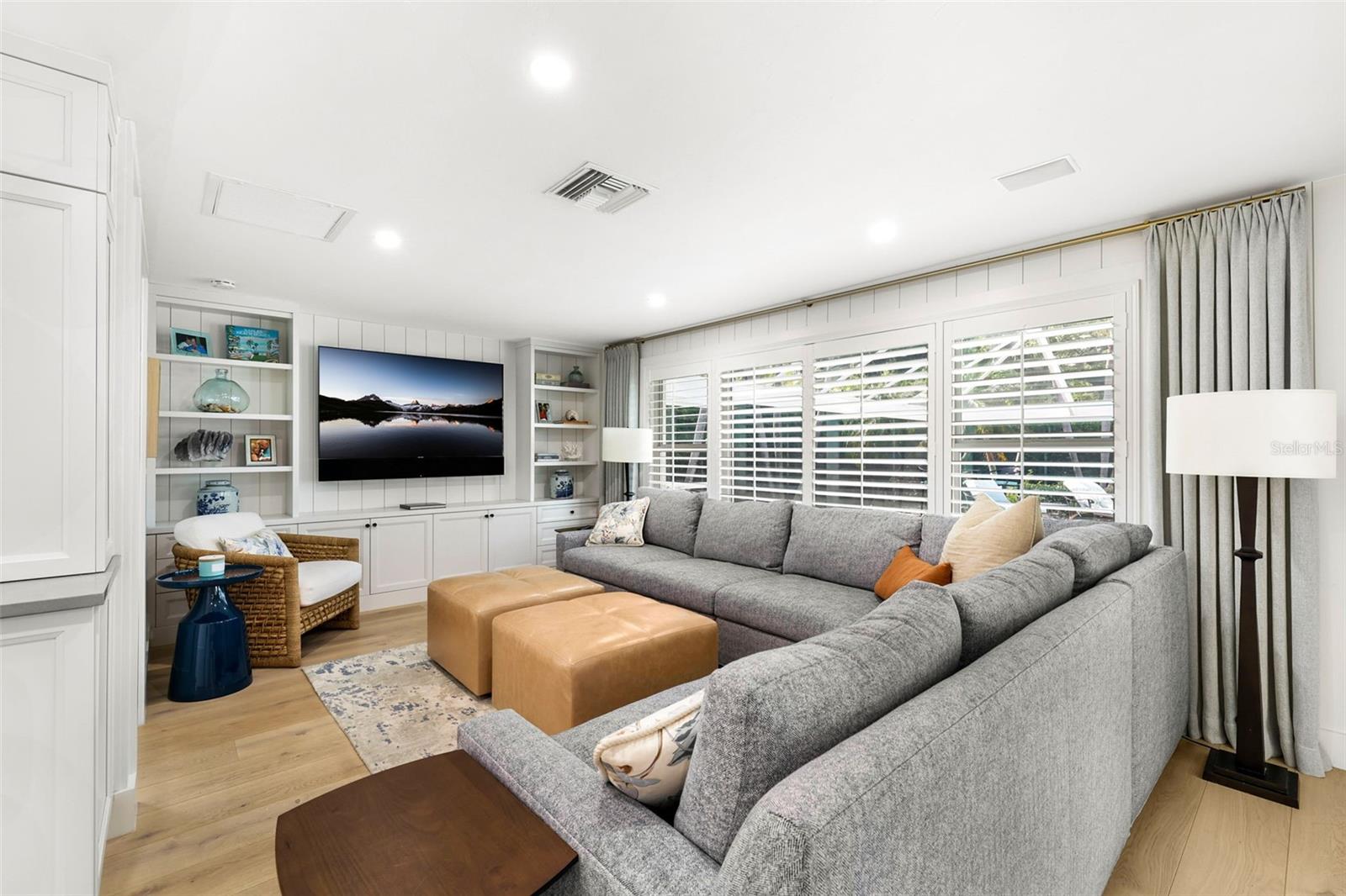 MOORINGS UNIT 7 - Residential
