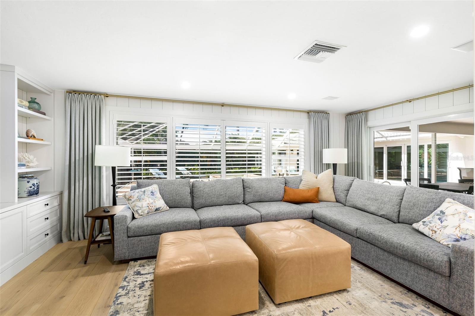 MOORINGS UNIT 7 - Residential
