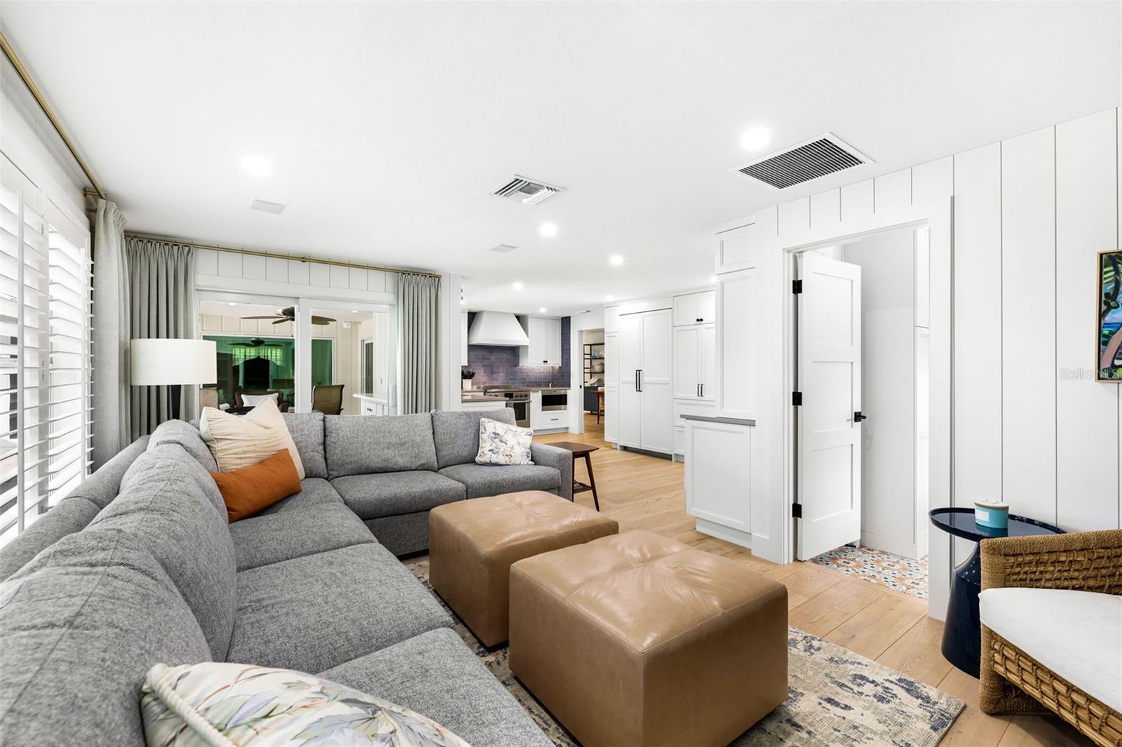 MOORINGS UNIT 7 - Residential