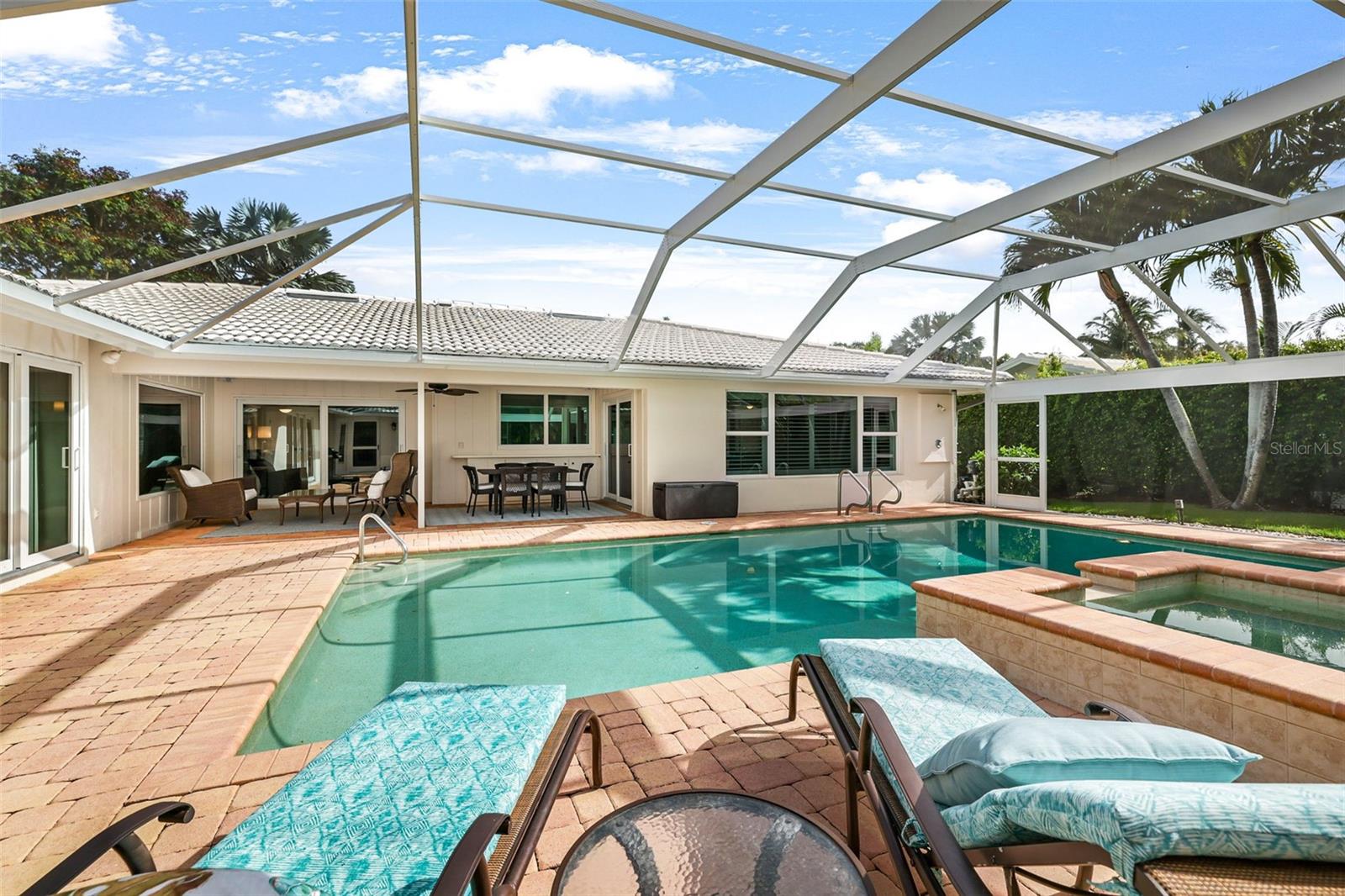 MOORINGS UNIT 7 - Residential
