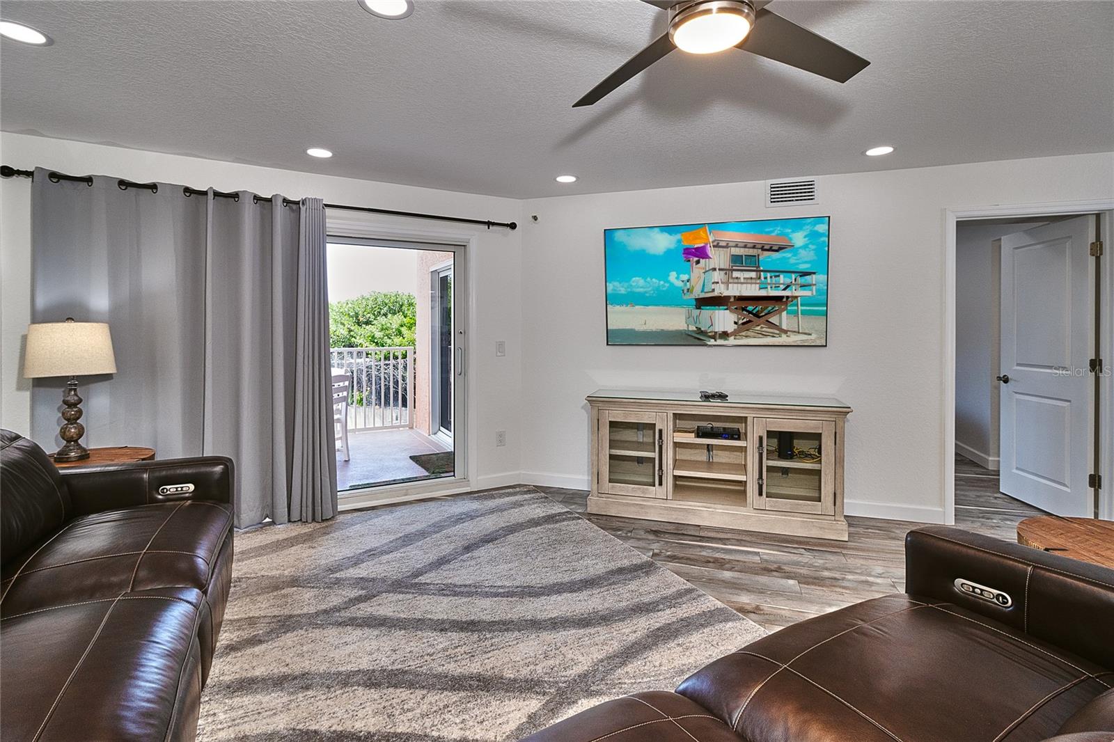 BEACH COTTAGE CONDO - Residential