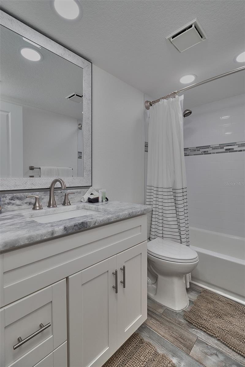 BEACH COTTAGE CONDO - Residential