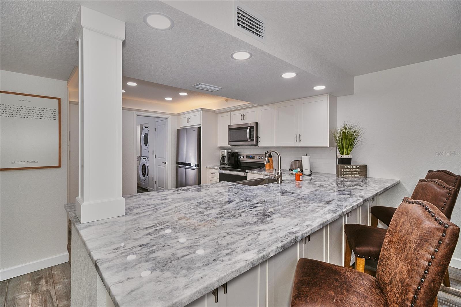 BEACH COTTAGE CONDO - Residential