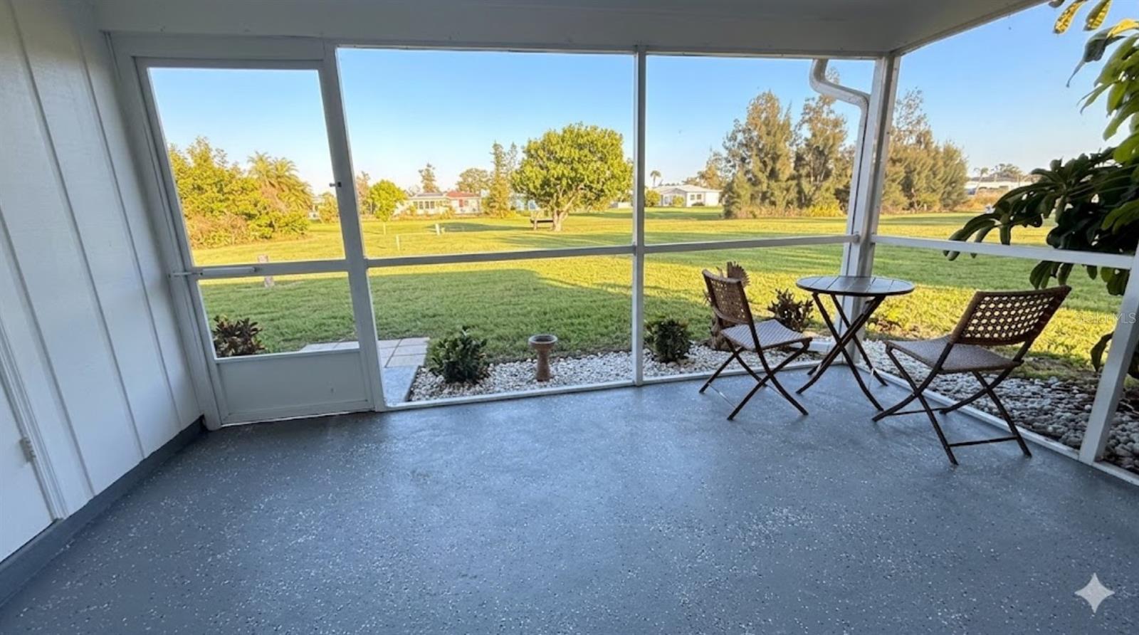 ROTONDA WEST - Residential Income