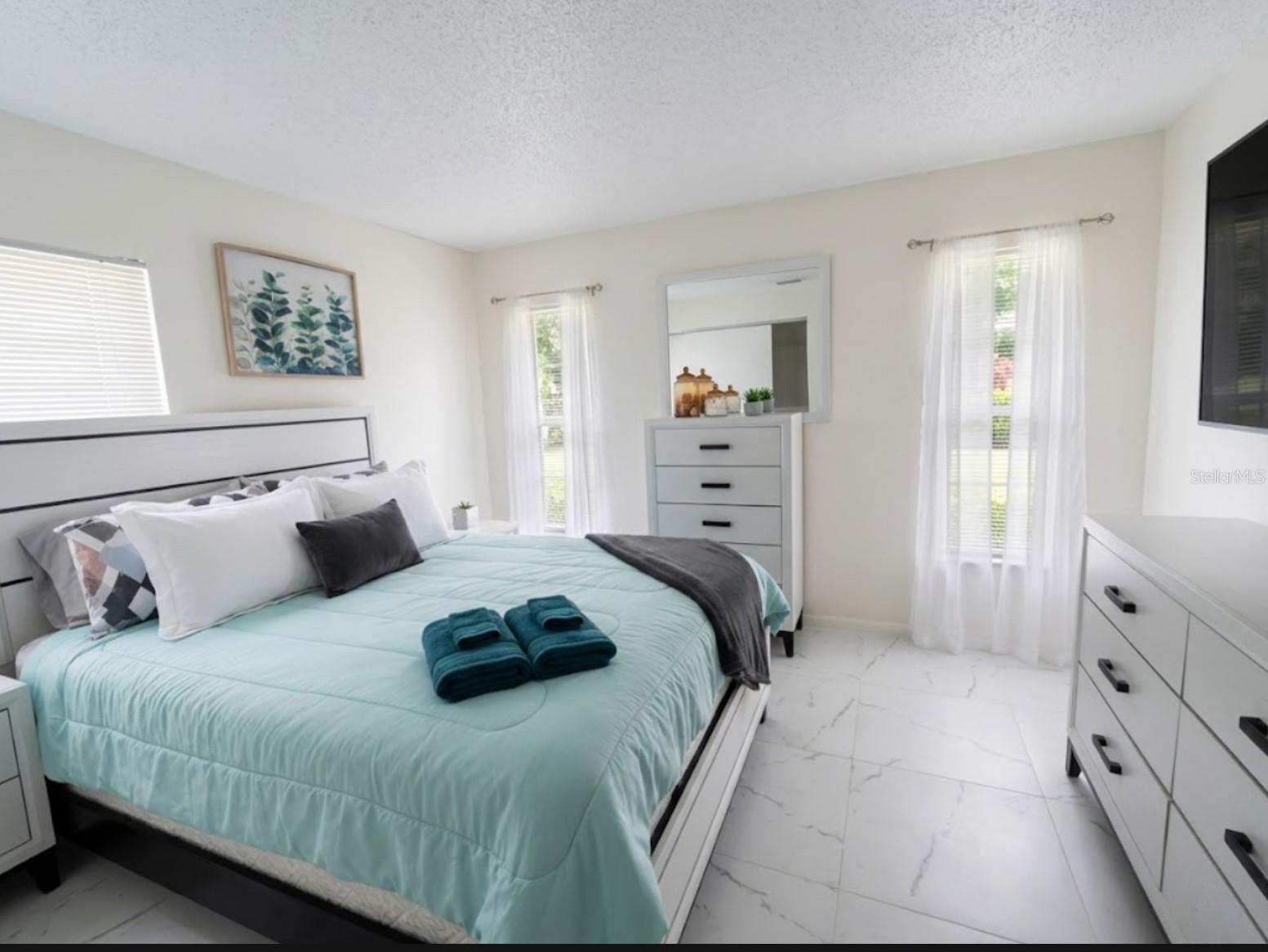ROTONDA WEST - Residential Income
