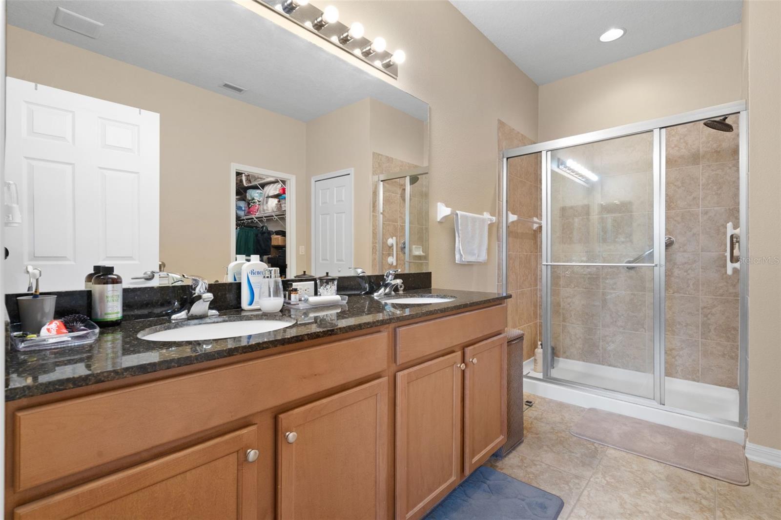 WATERS EDGE 03 - Residential