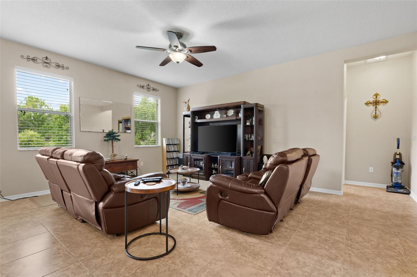 WATERS EDGE 03 - Residential