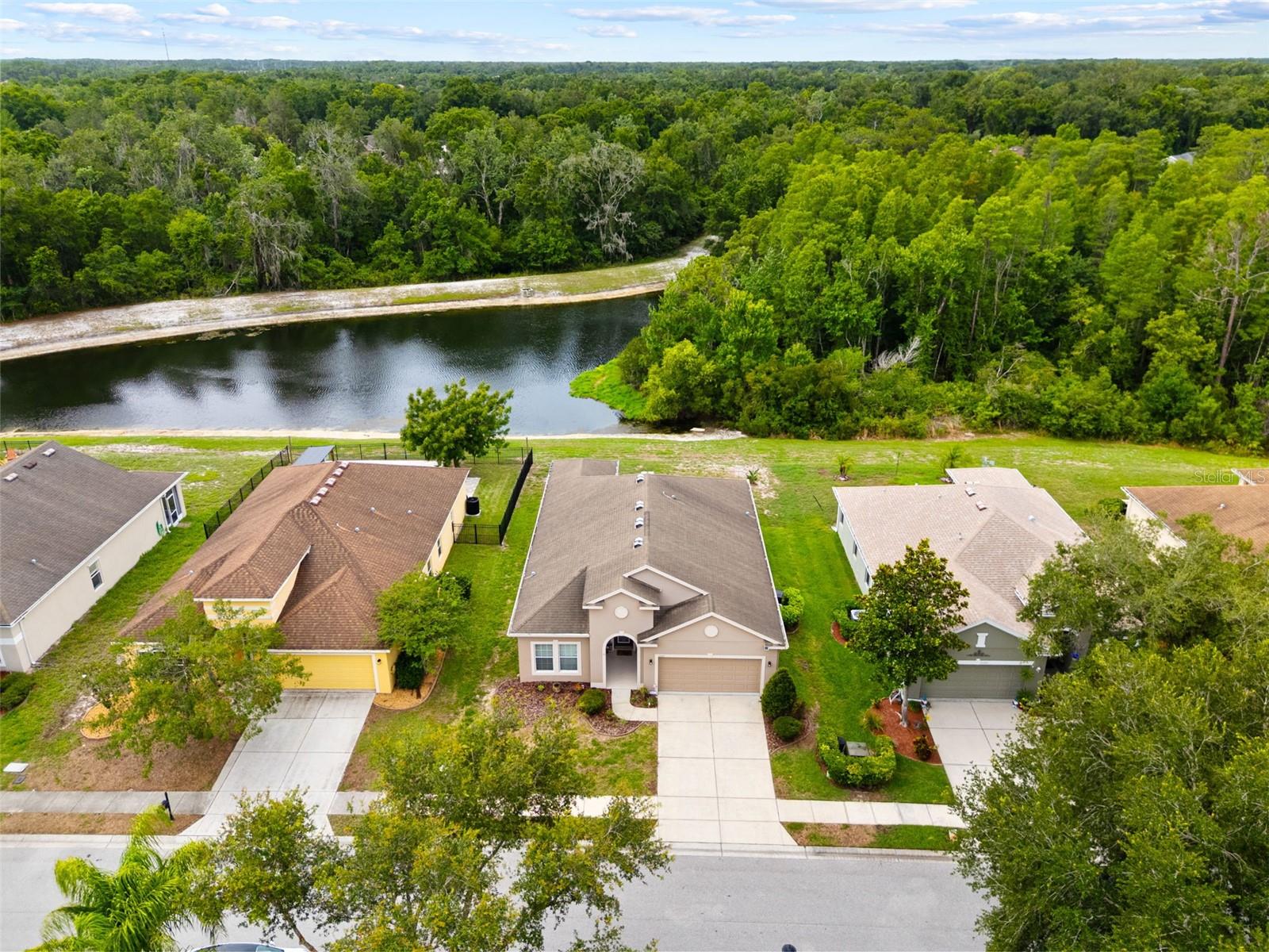 WATERS EDGE 03 - Residential