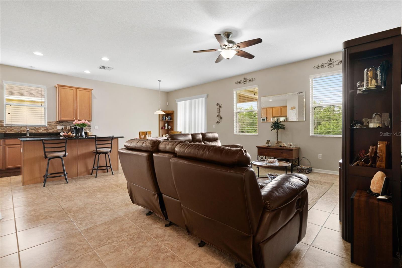 WATERS EDGE 03 - Residential