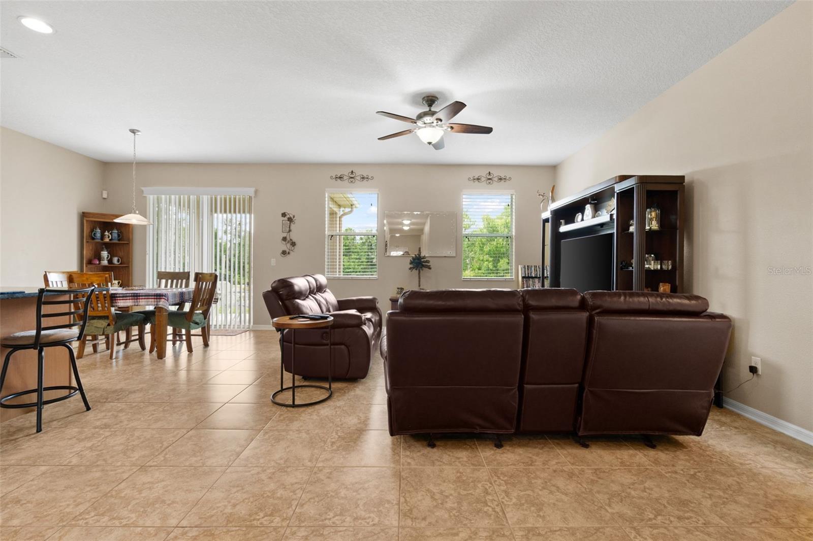 WATERS EDGE 03 - Residential