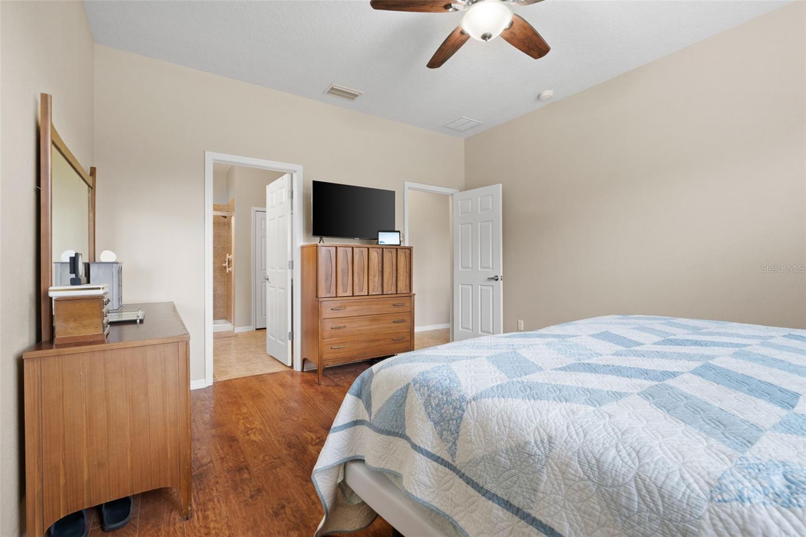WATERS EDGE 03 - Residential