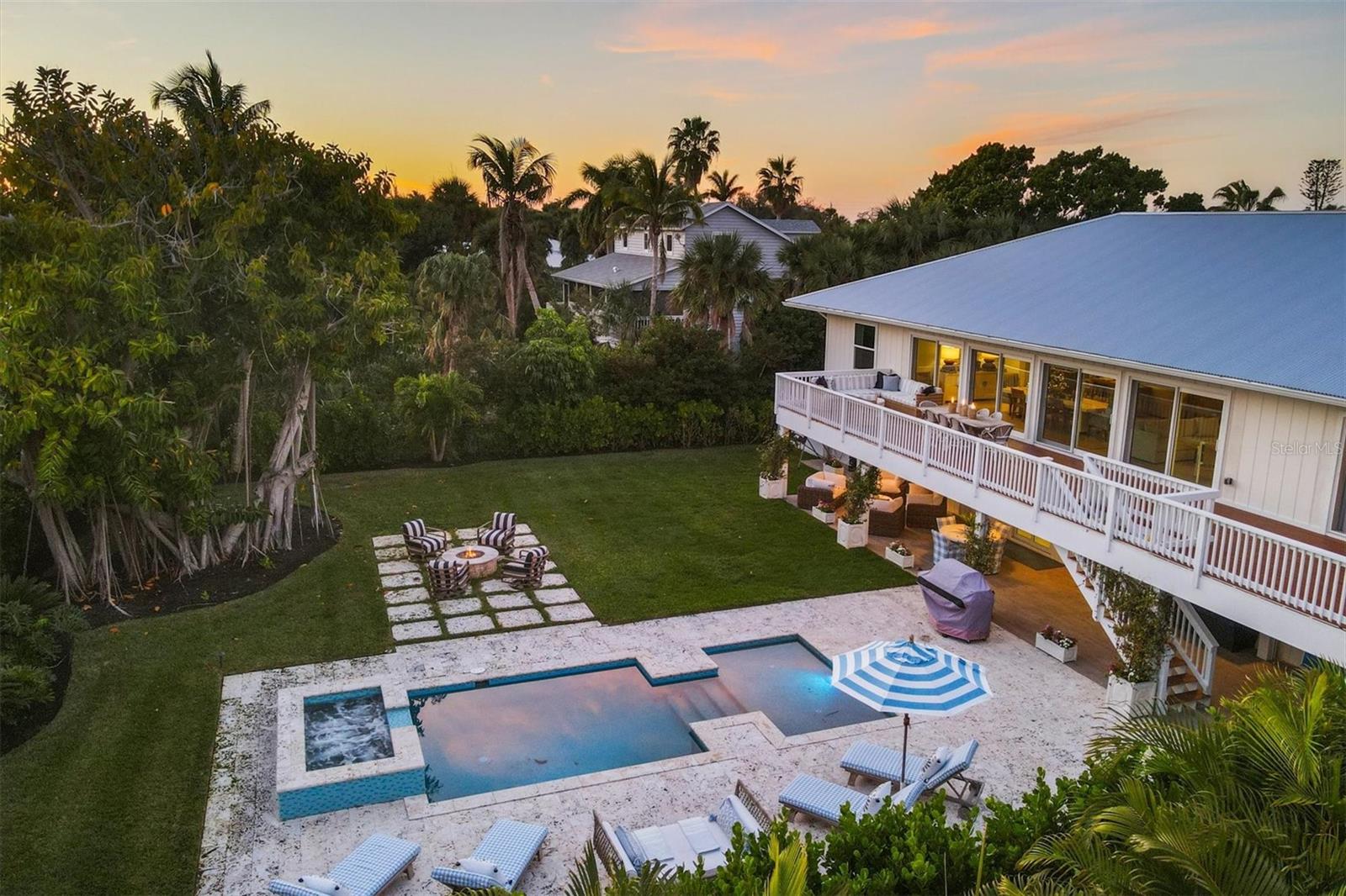 GOLDEN BEACH - Residential