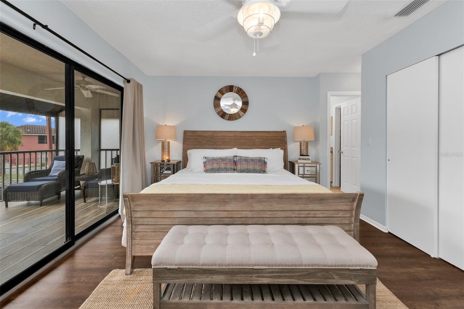 LOS LAGOS - Residential