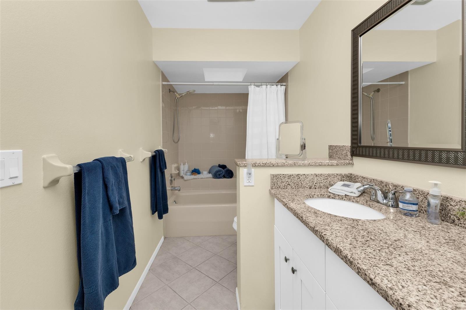 LOS LAGOS - Residential