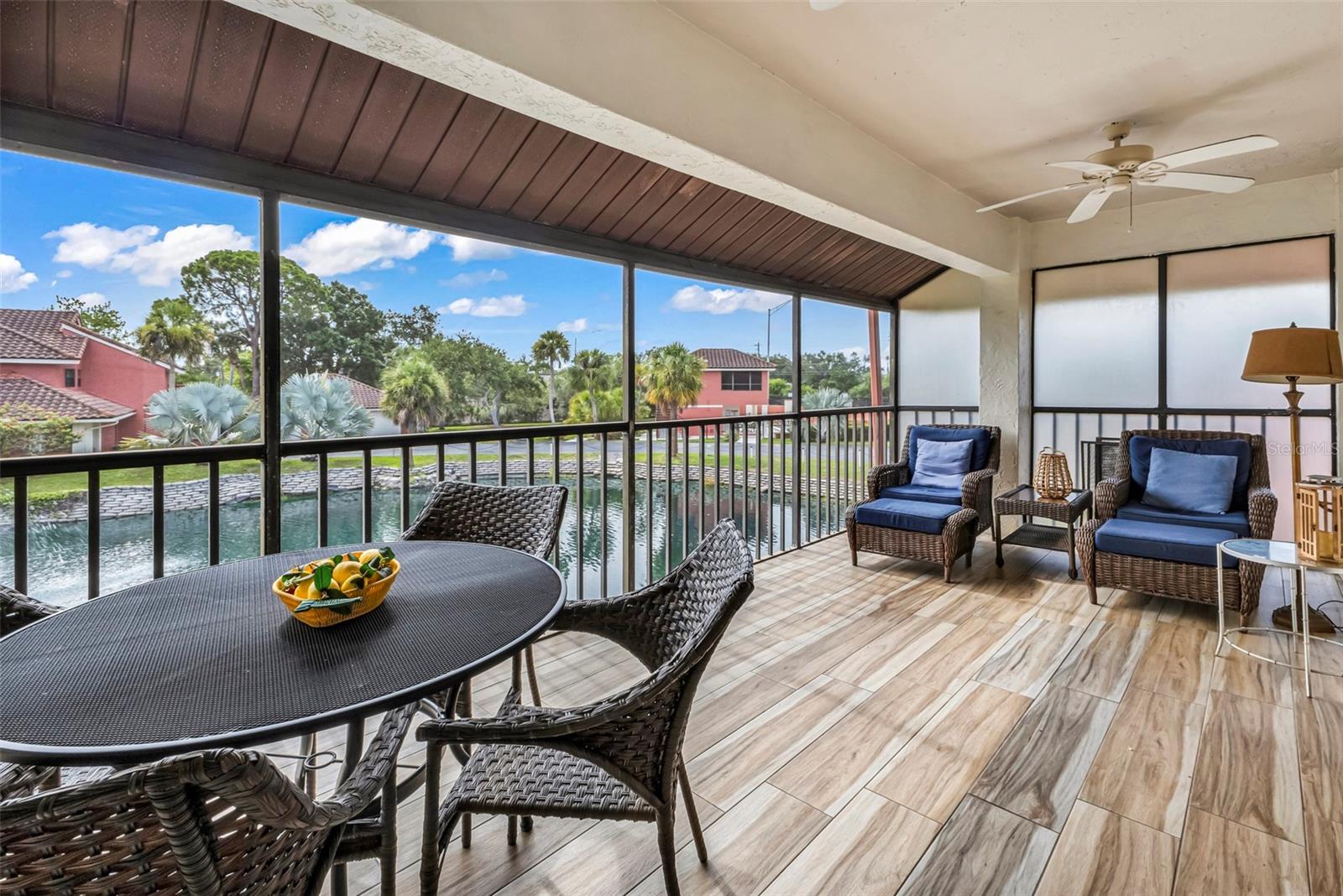 LOS LAGOS - Residential
