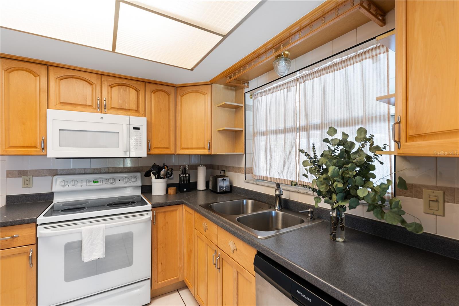 LAUREL HILLS 01 - Residential