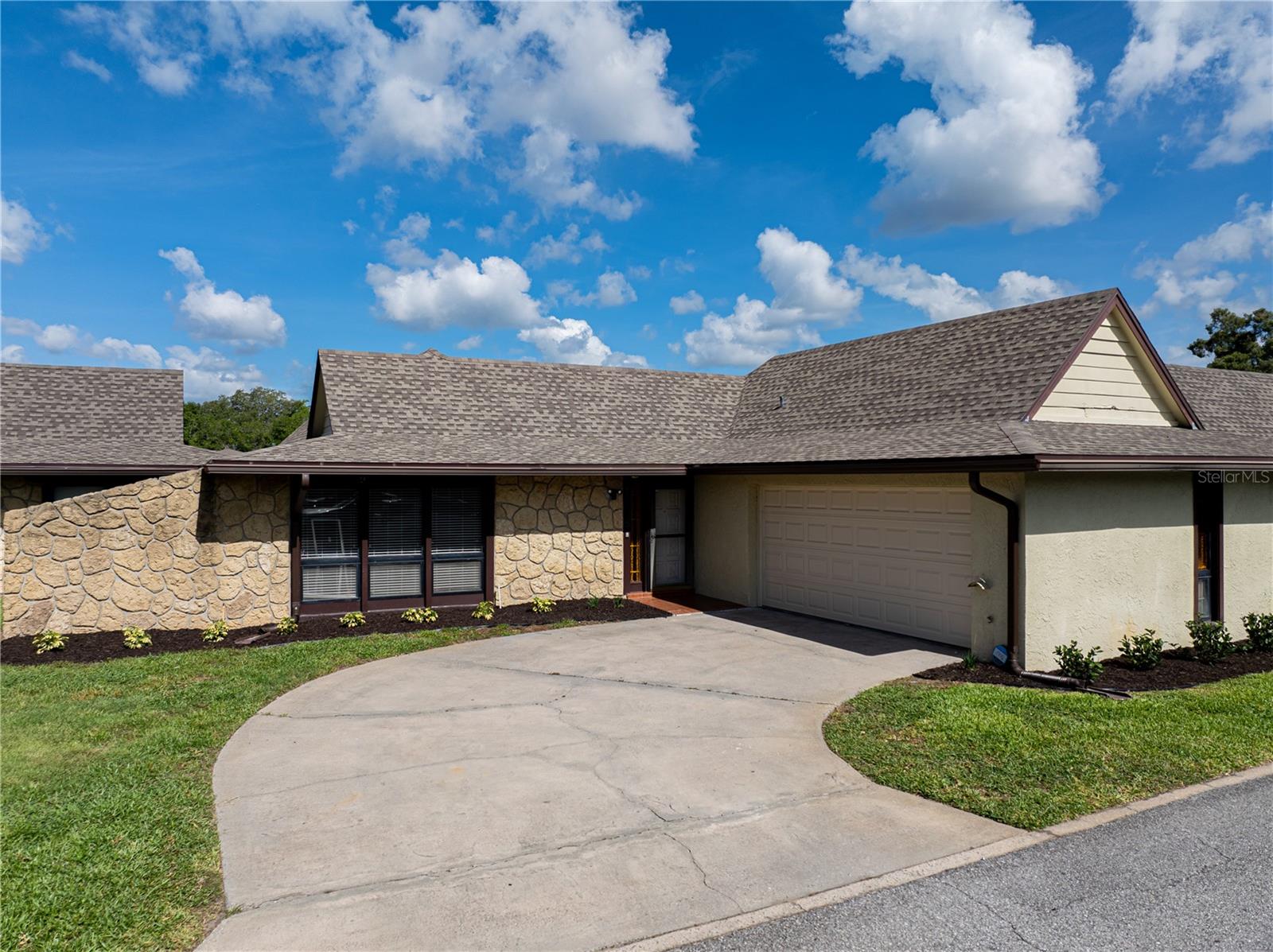 LAUREL HILLS 01 - Residential