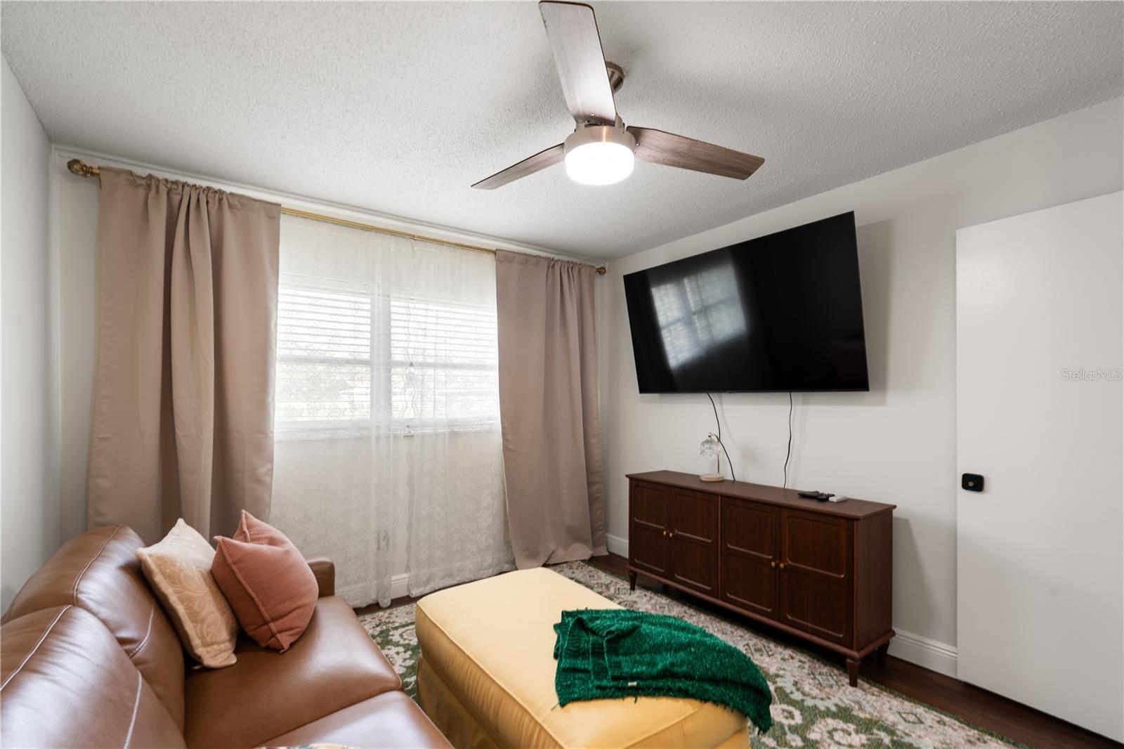 LAUREL HILLS 01 - Residential