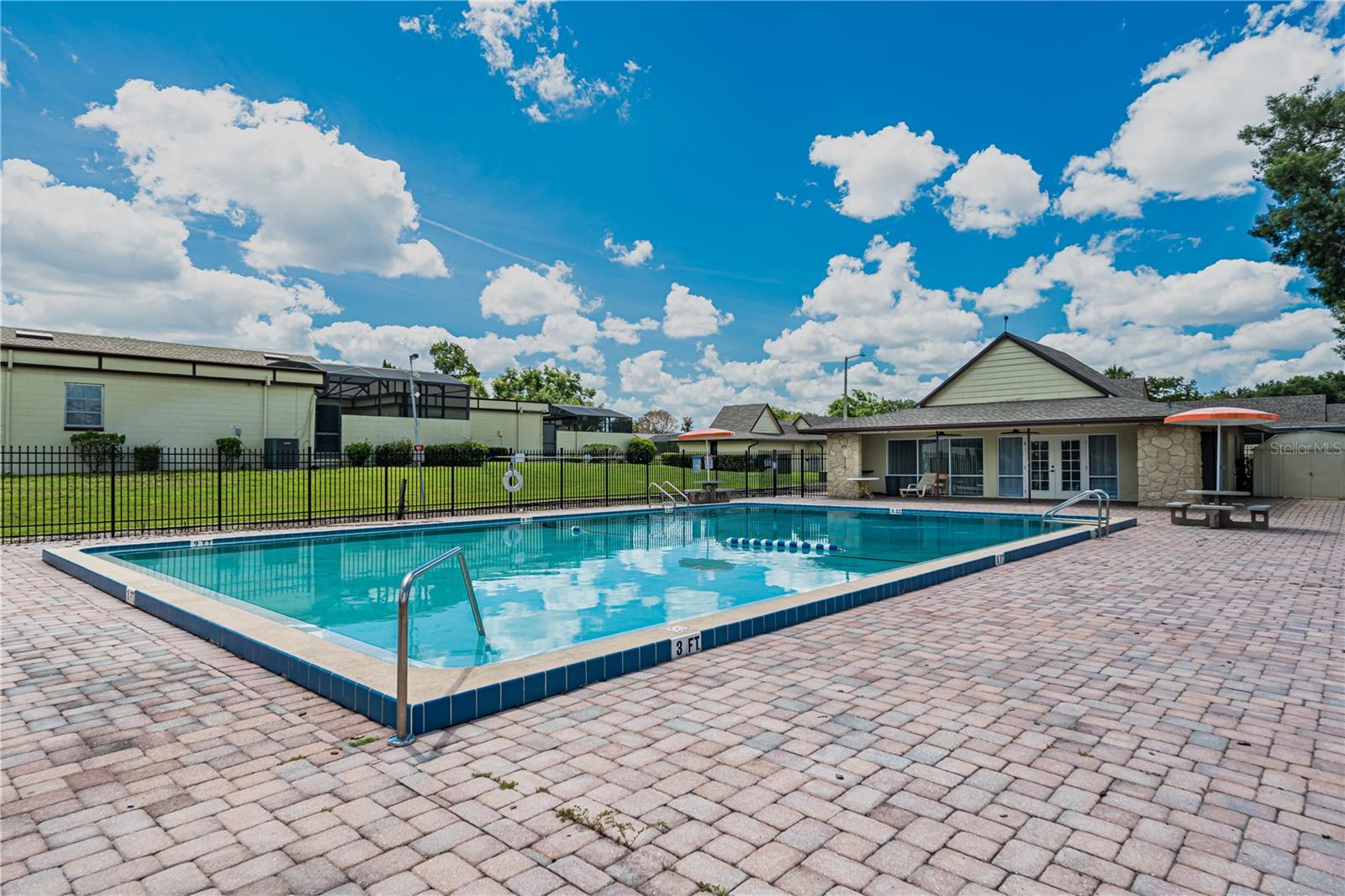 LAUREL HILLS 01 - Residential