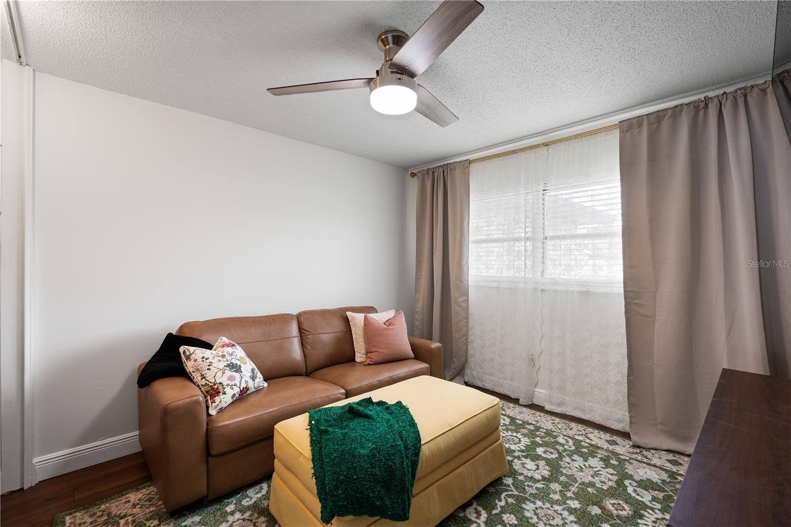 LAUREL HILLS 01 - Residential
