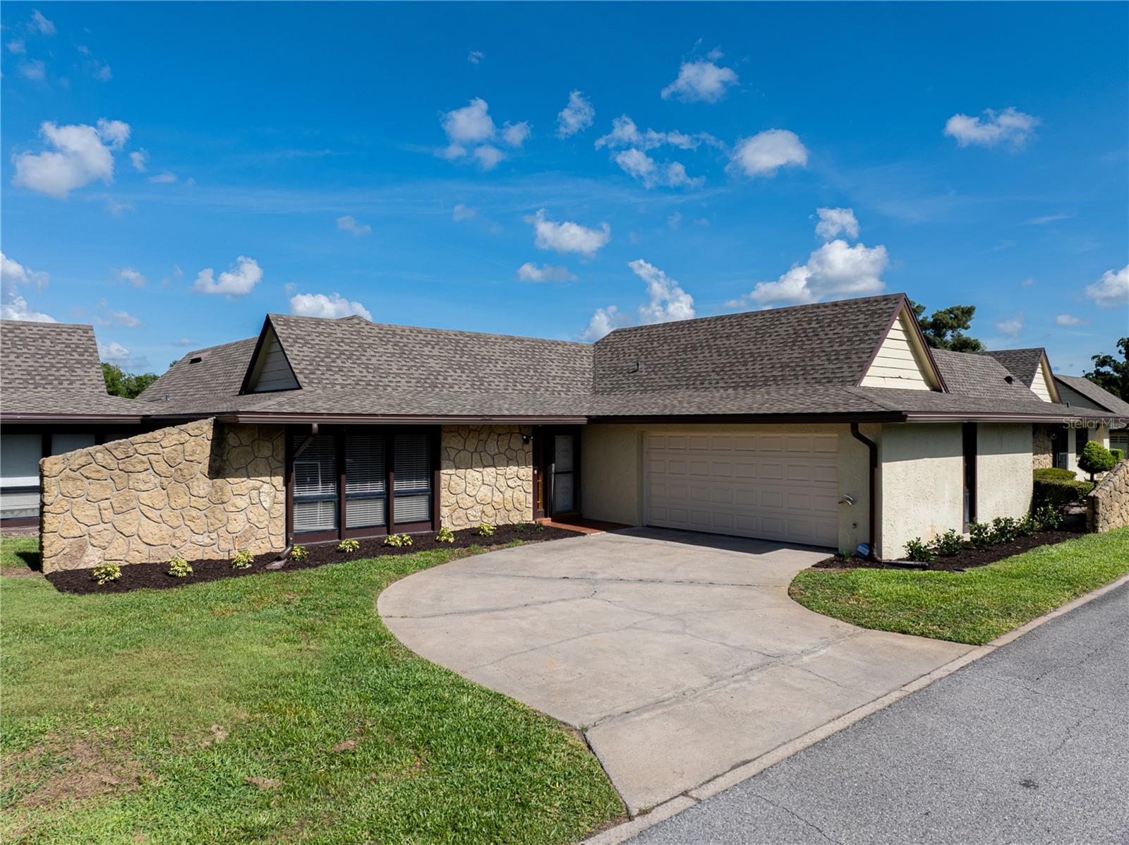 LAUREL HILLS 01 - Residential