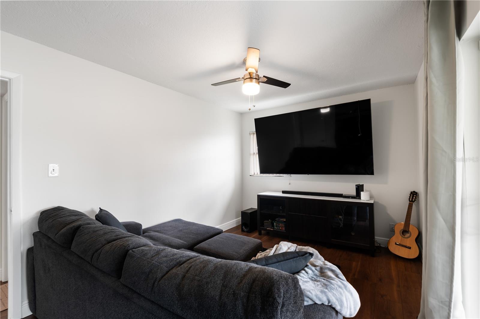 LAUREL HILLS 01 - Residential