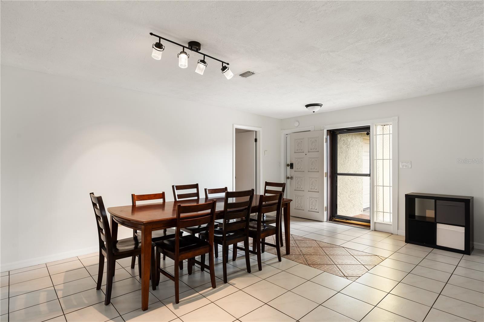 LAUREL HILLS 01 - Residential