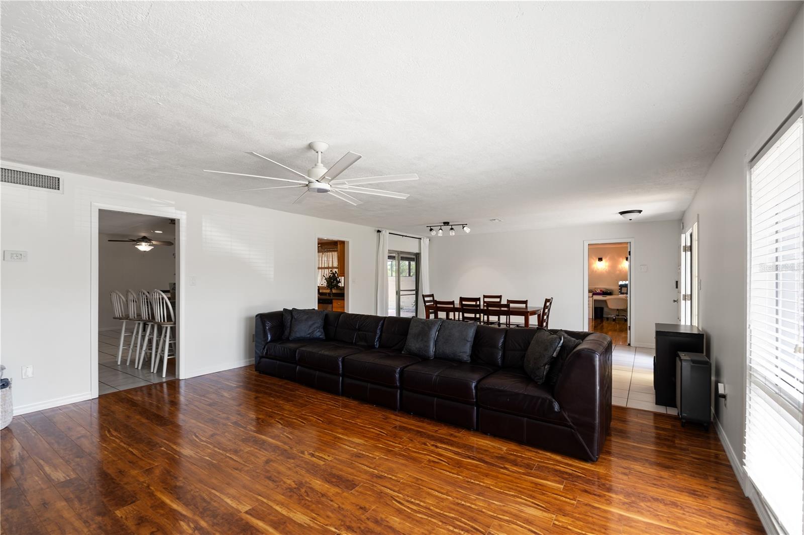 LAUREL HILLS 01 - Residential