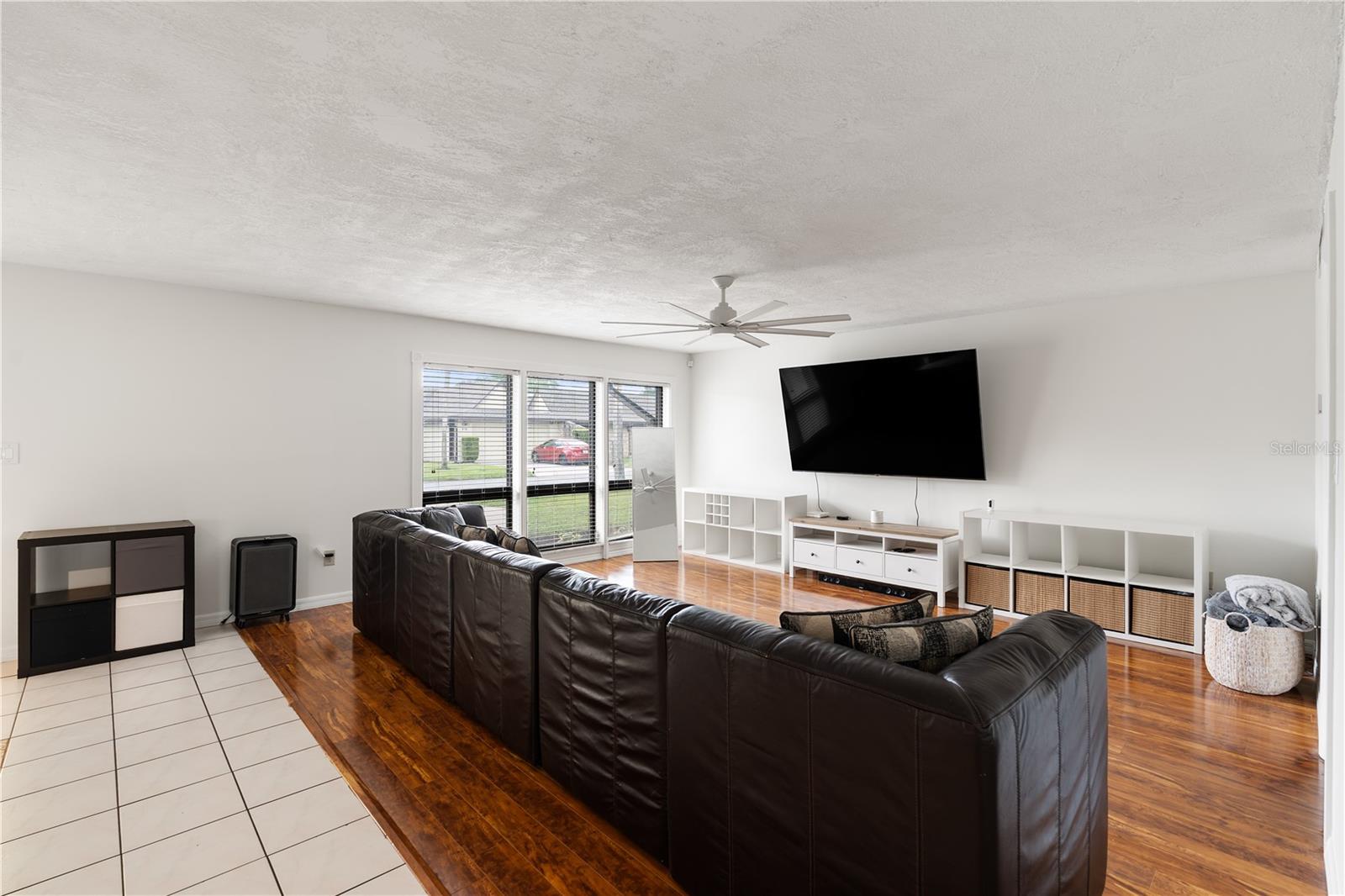 LAUREL HILLS 01 - Residential