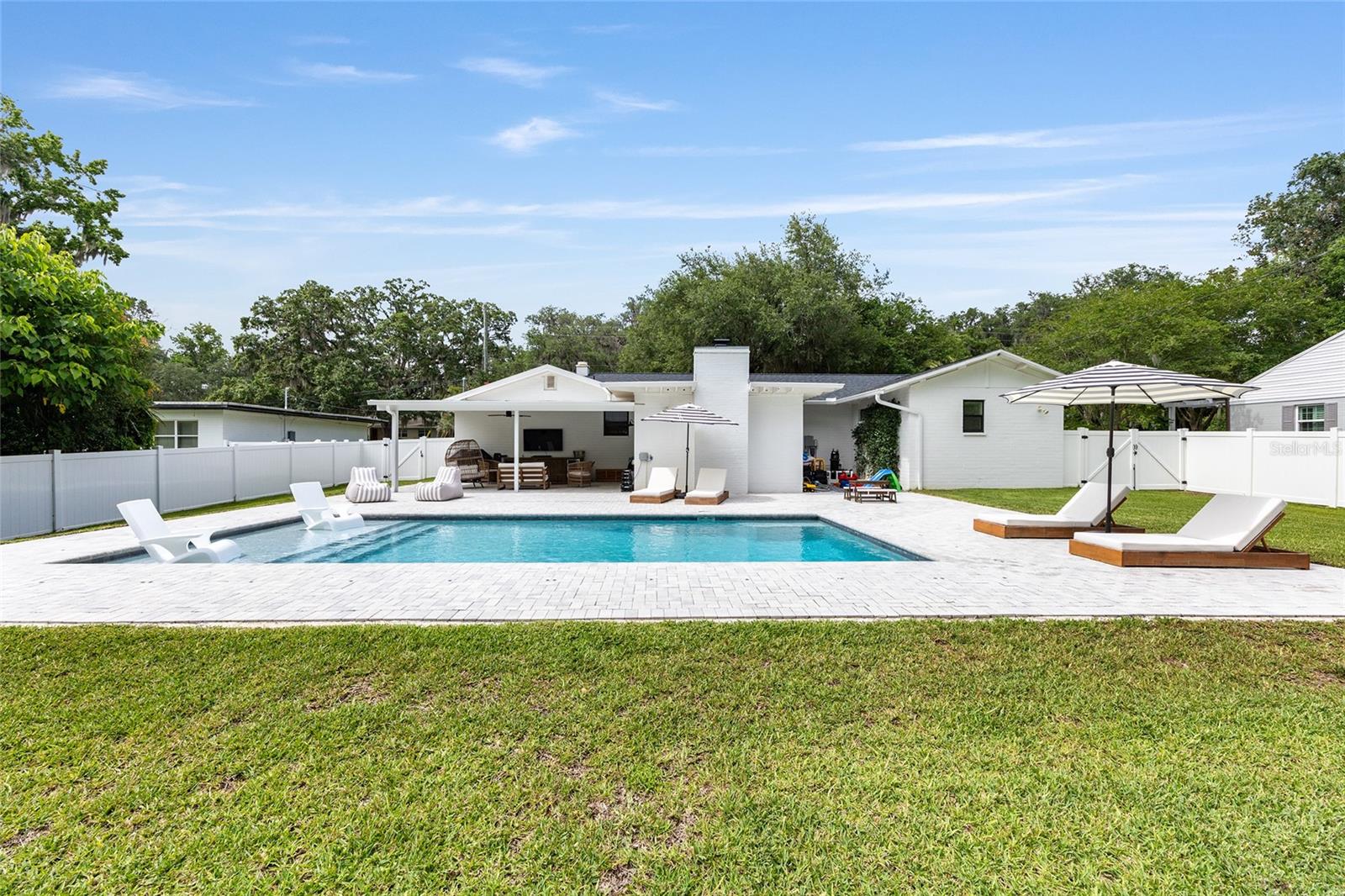 ALVAREZ GRANT - Residential