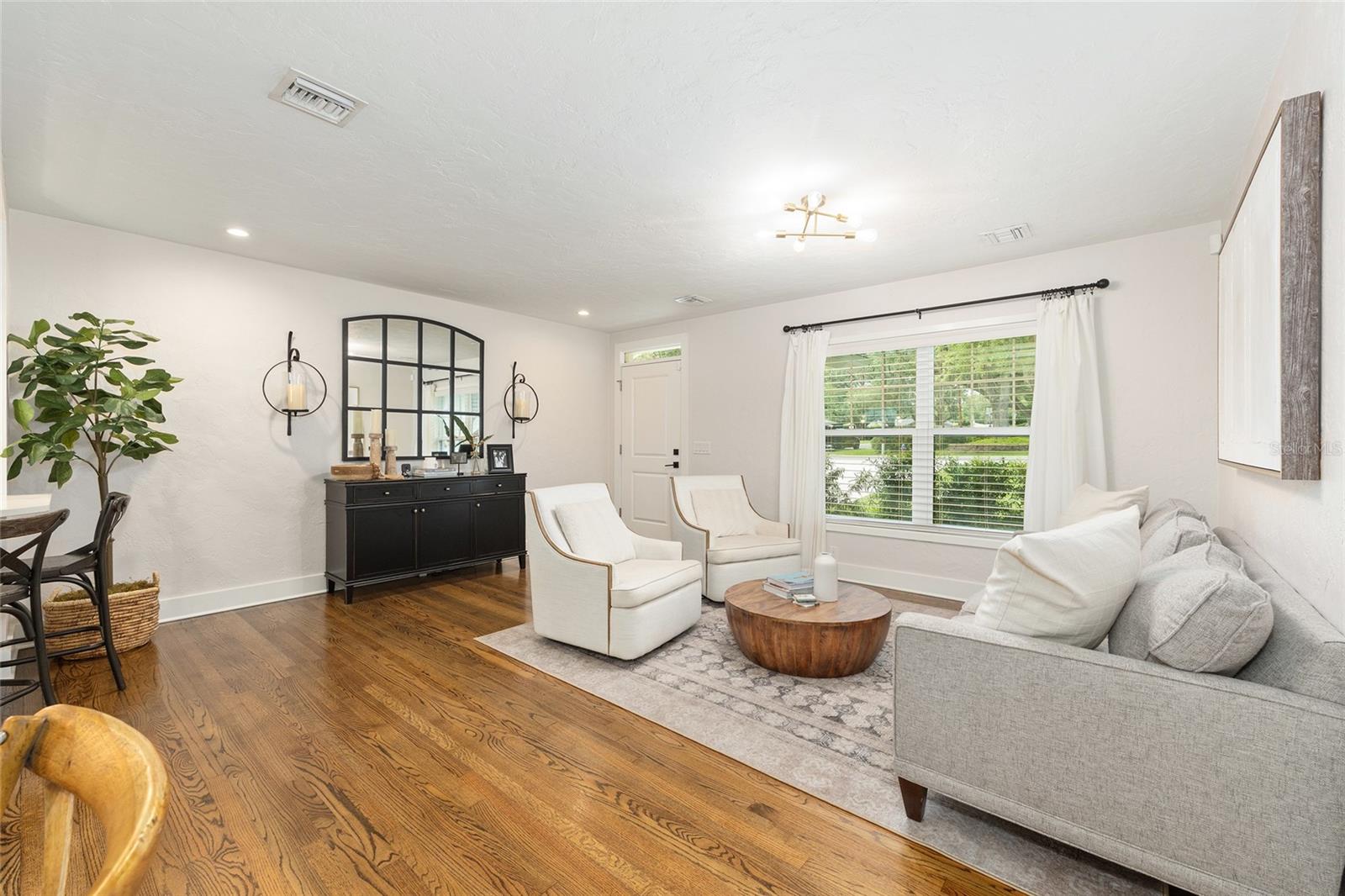 ALVAREZ GRANT - Residential