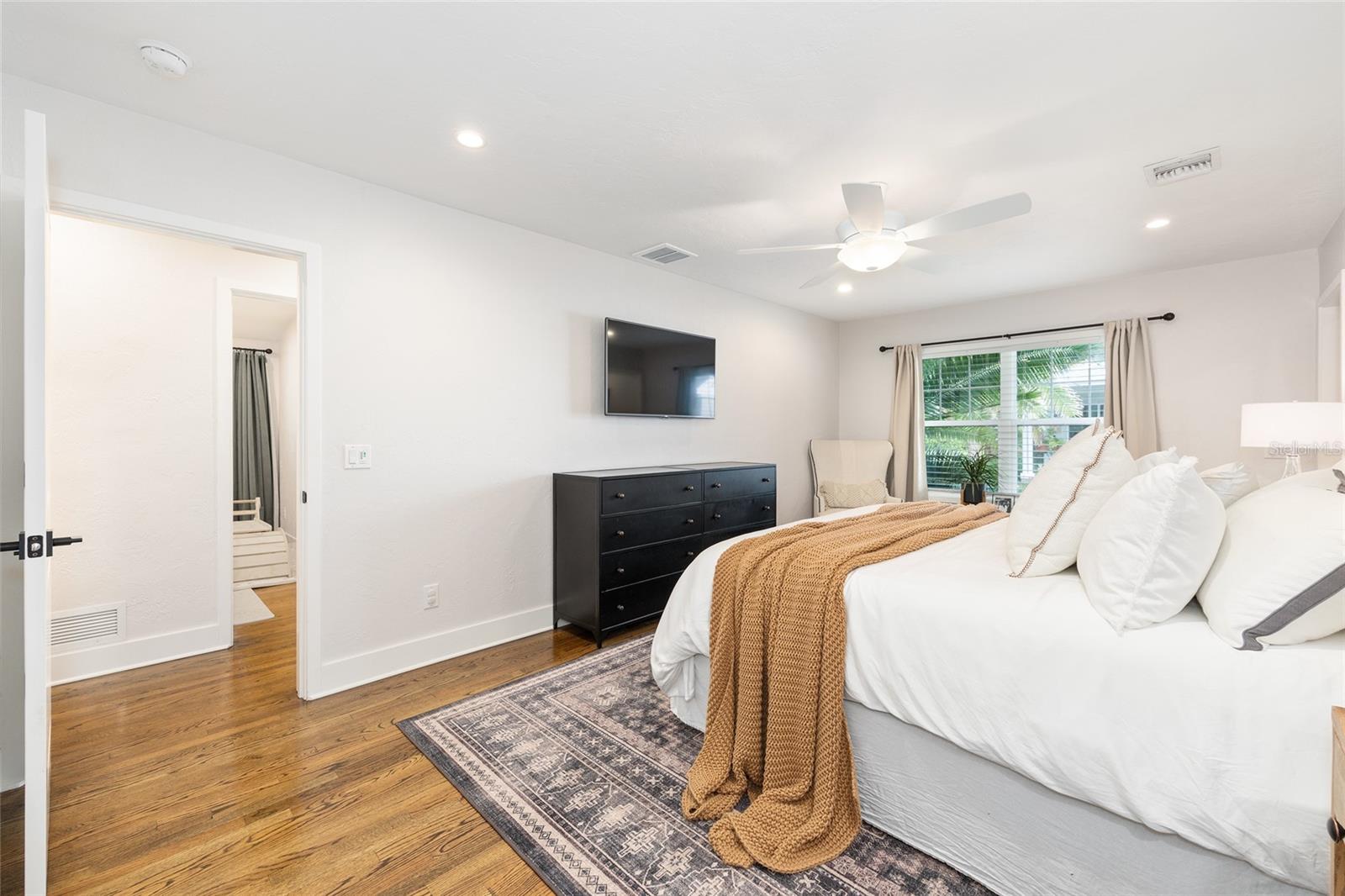 ALVAREZ GRANT - Residential