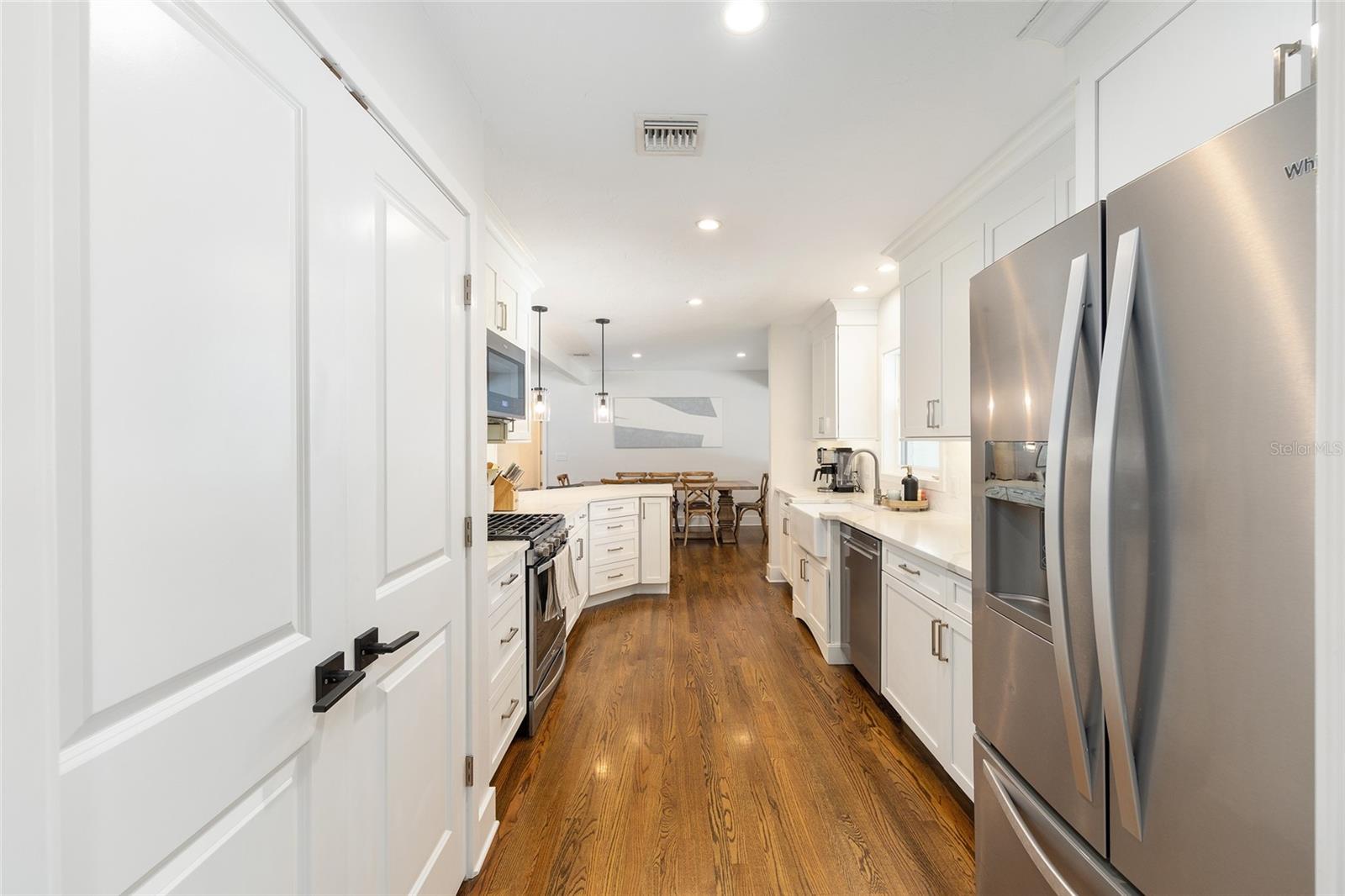 ALVAREZ GRANT - Residential