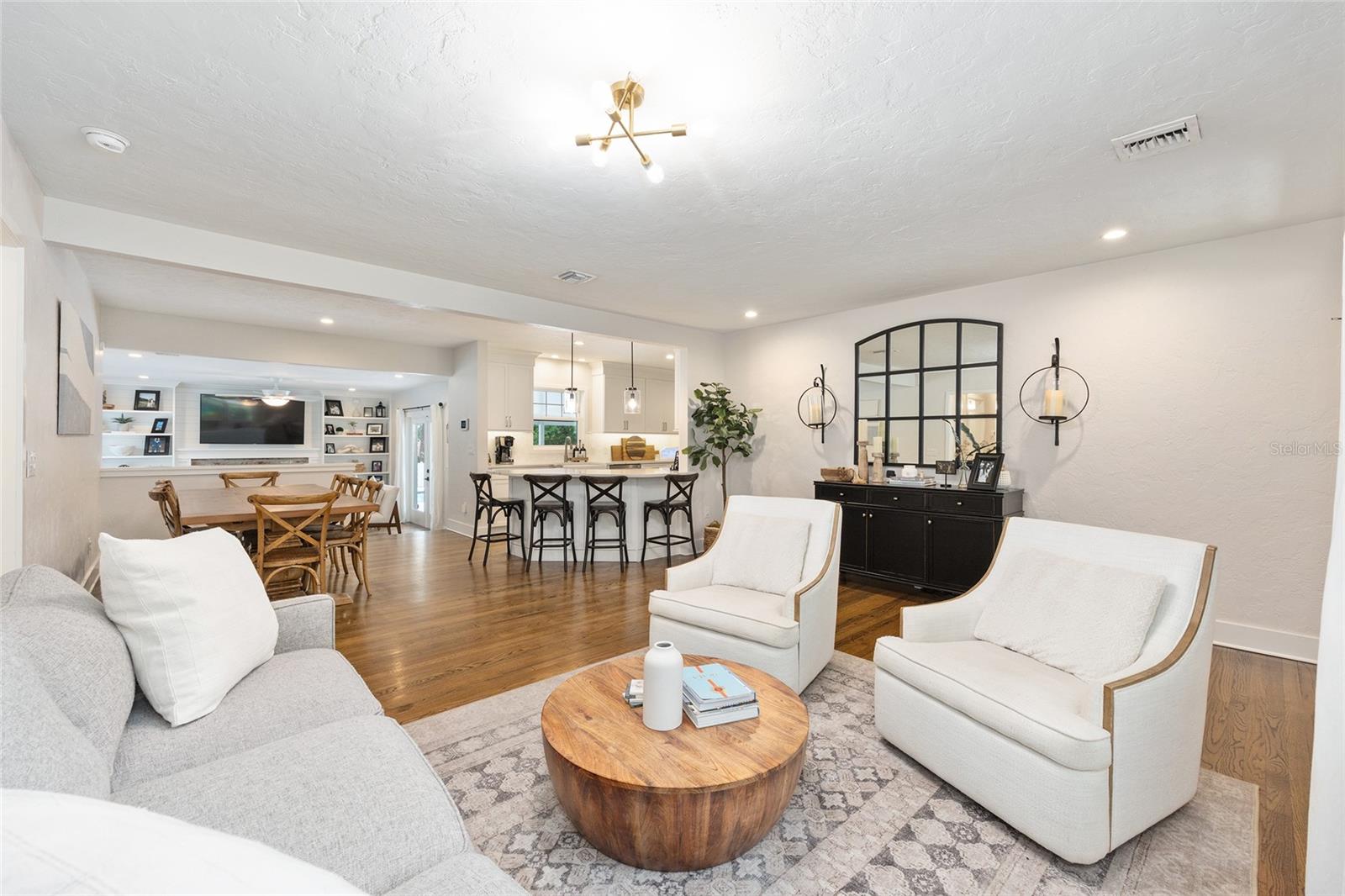 ALVAREZ GRANT - Residential