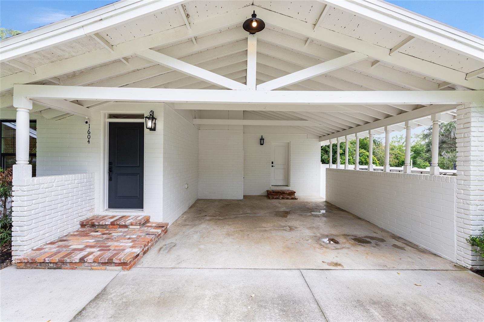 ALVAREZ GRANT - Residential