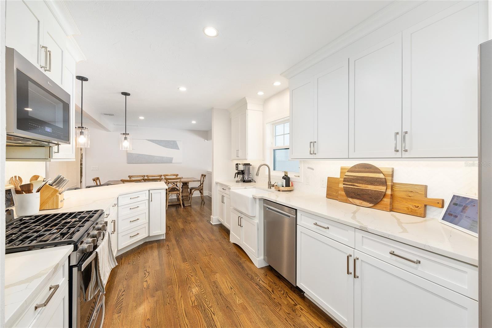 ALVAREZ GRANT - Residential