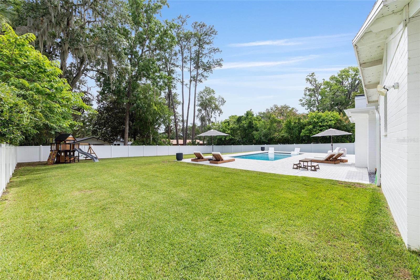 ALVAREZ GRANT - Residential