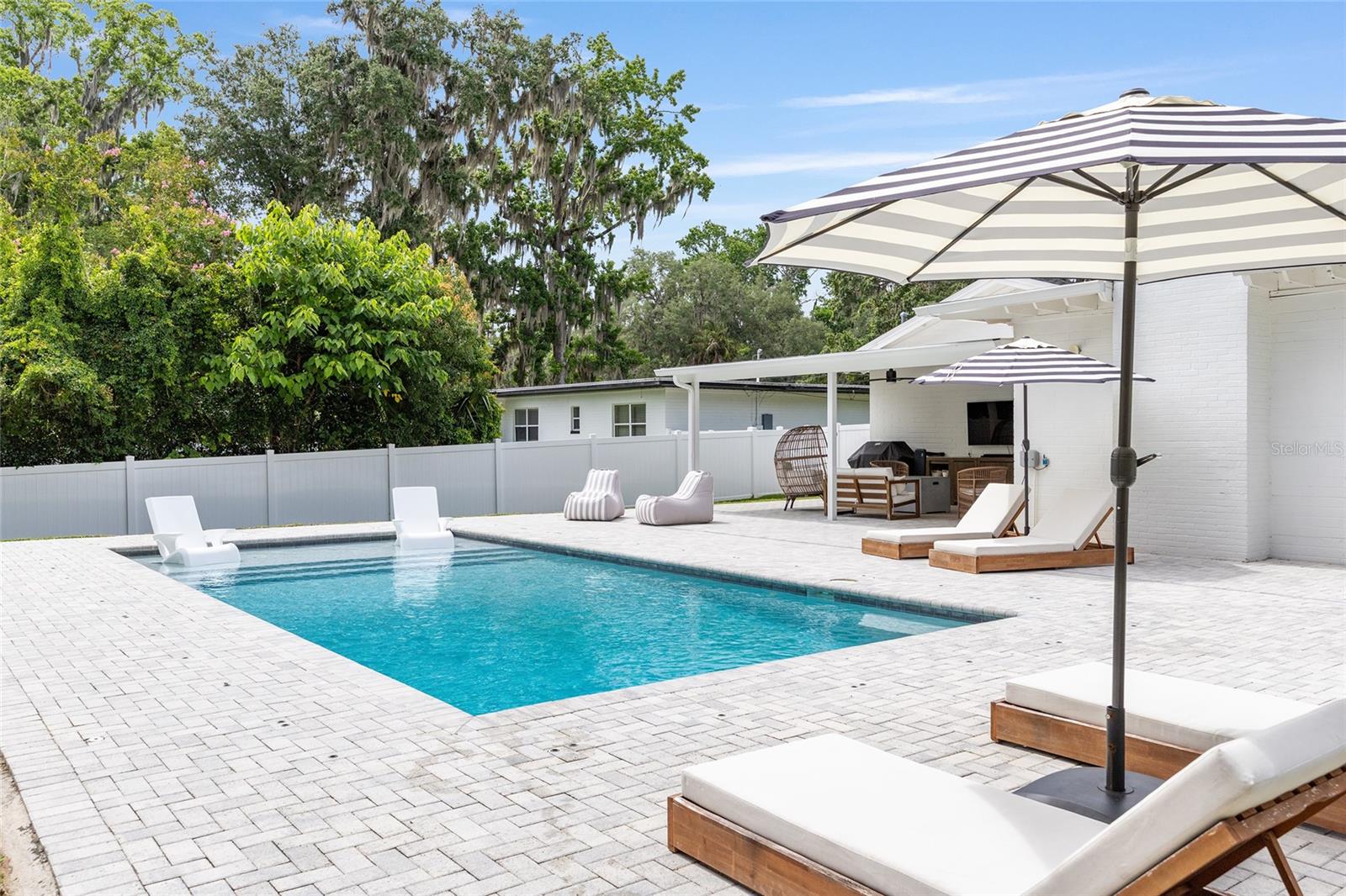 ALVAREZ GRANT - Residential
